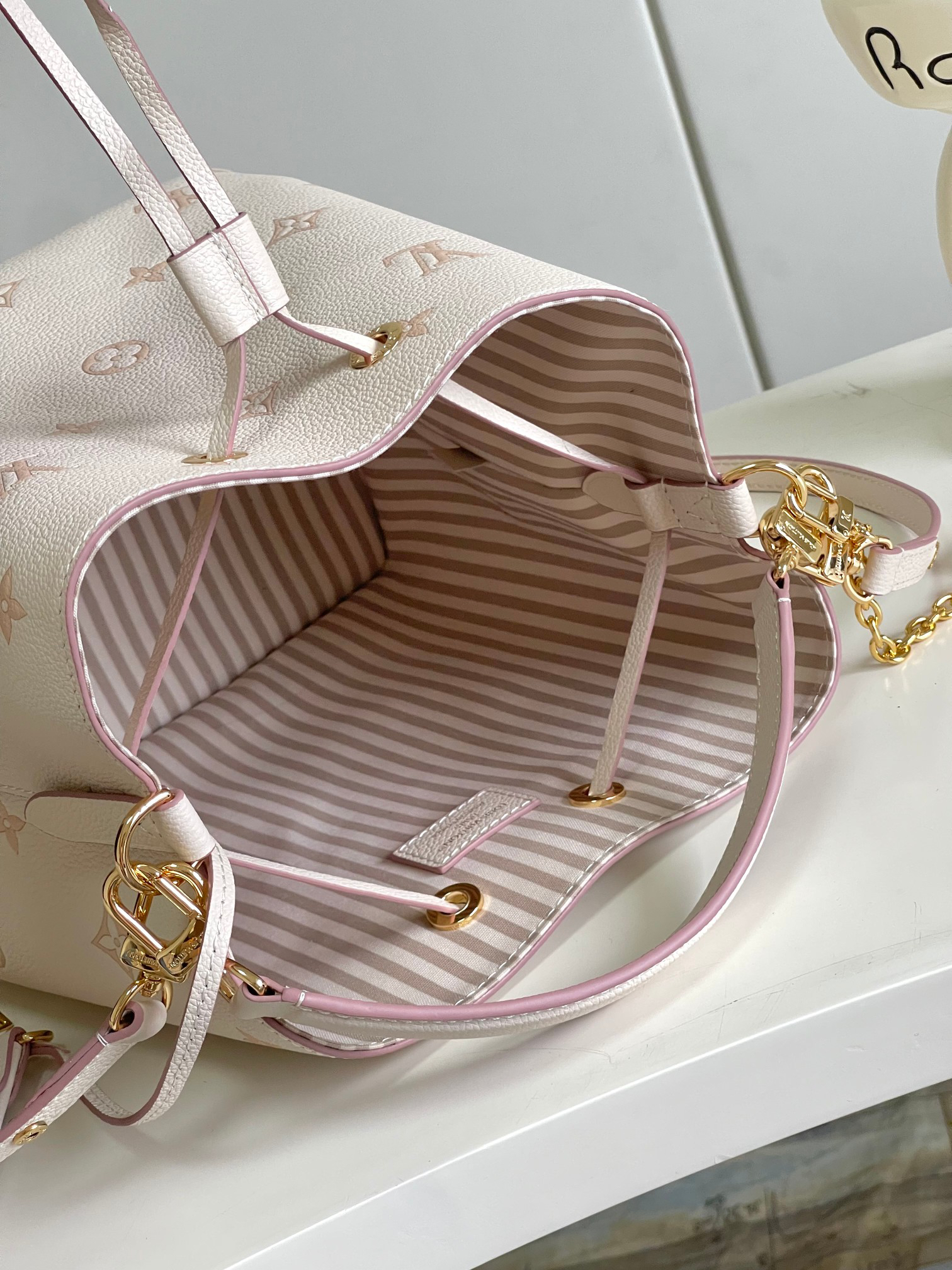 Louis Vuitton NeoNoe Medium Shoulder Bag in Monogram Empreinte Leather - Image 9