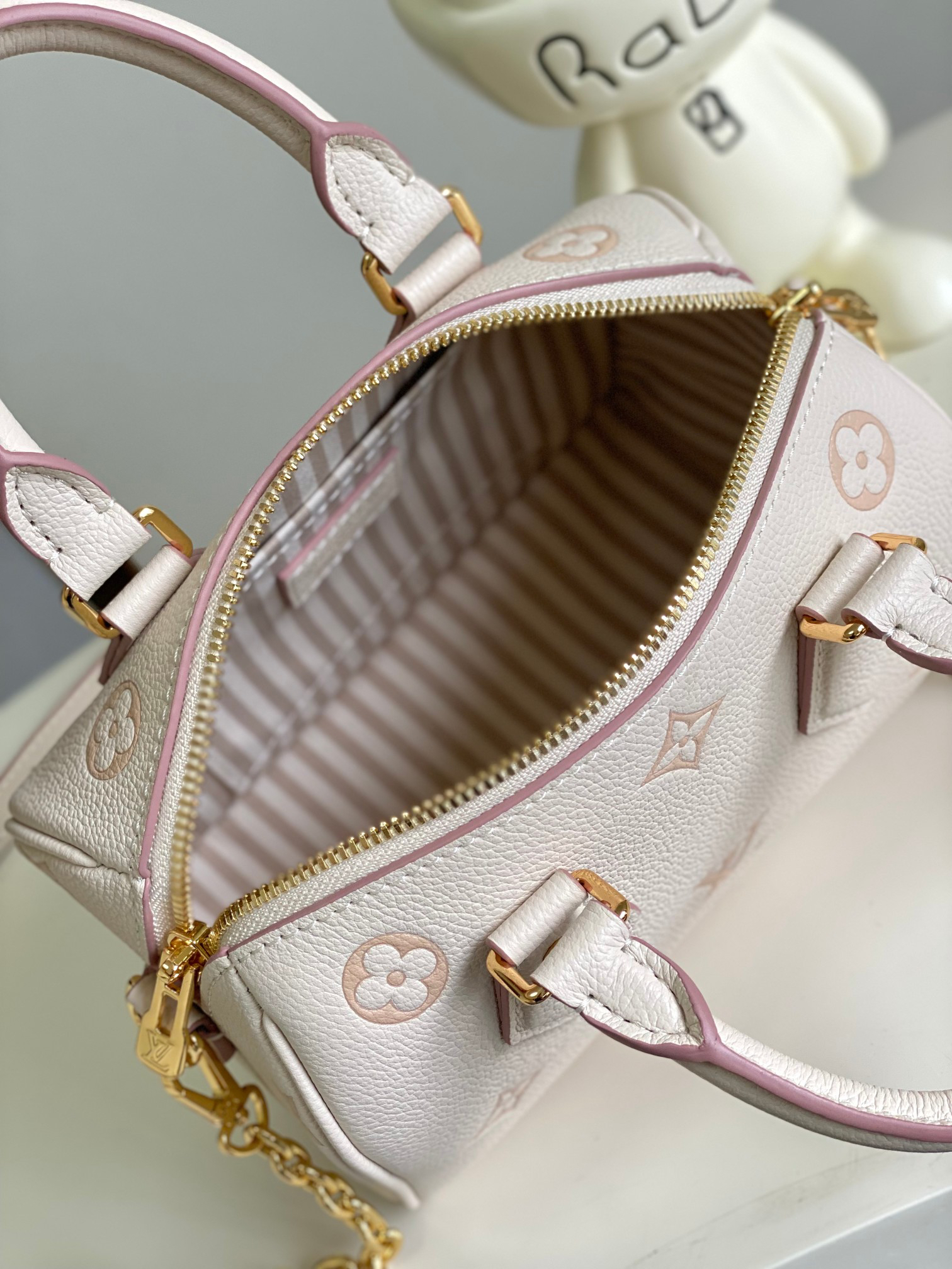 Louis Vuitton Speedy Bandoulière 20 Handbag in Monogram Empreinte Leather - Image 9