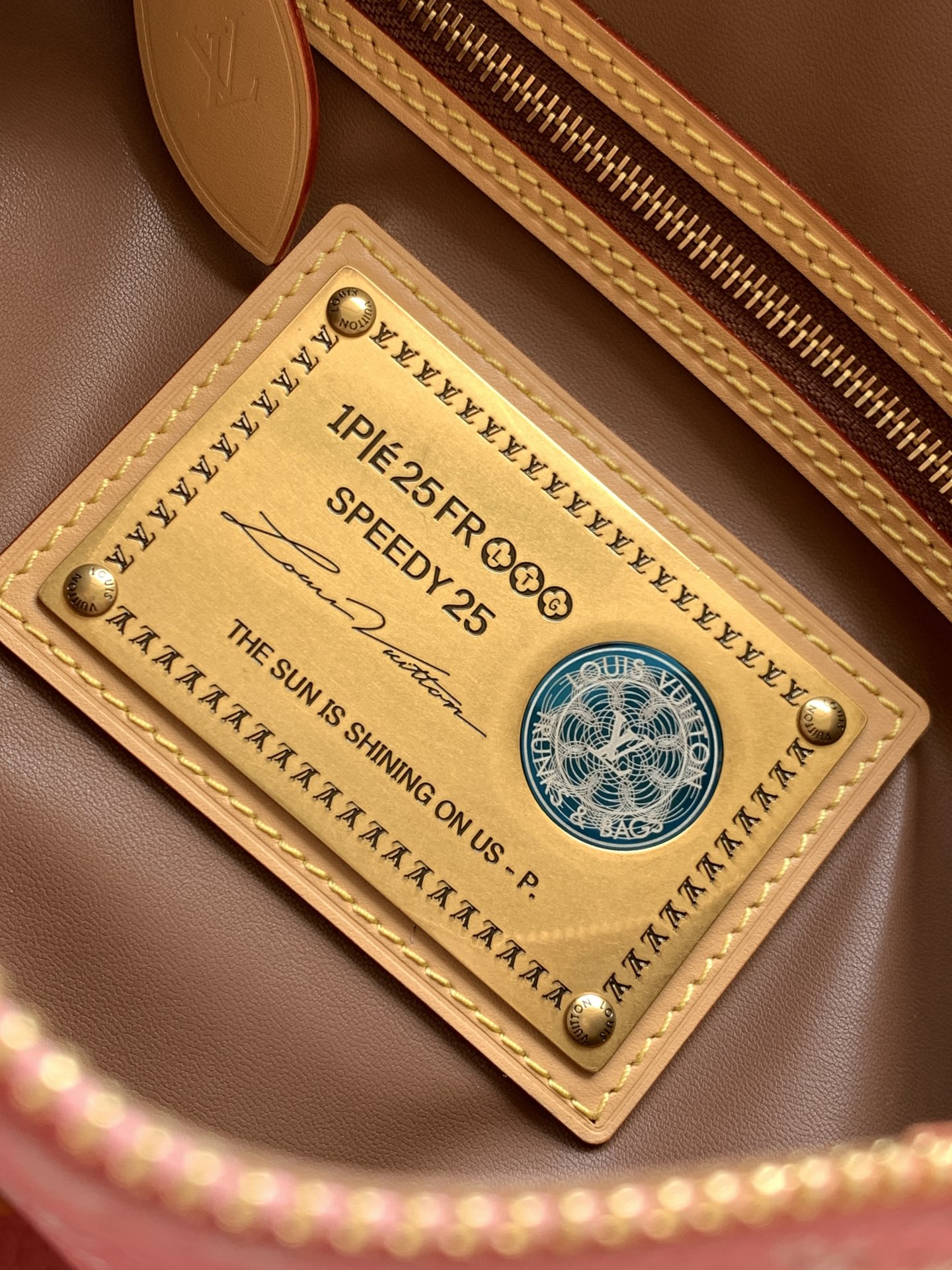 Louis Vuitton Speedy Bandoulière 25 Leather Crossbody Bag - Image 9