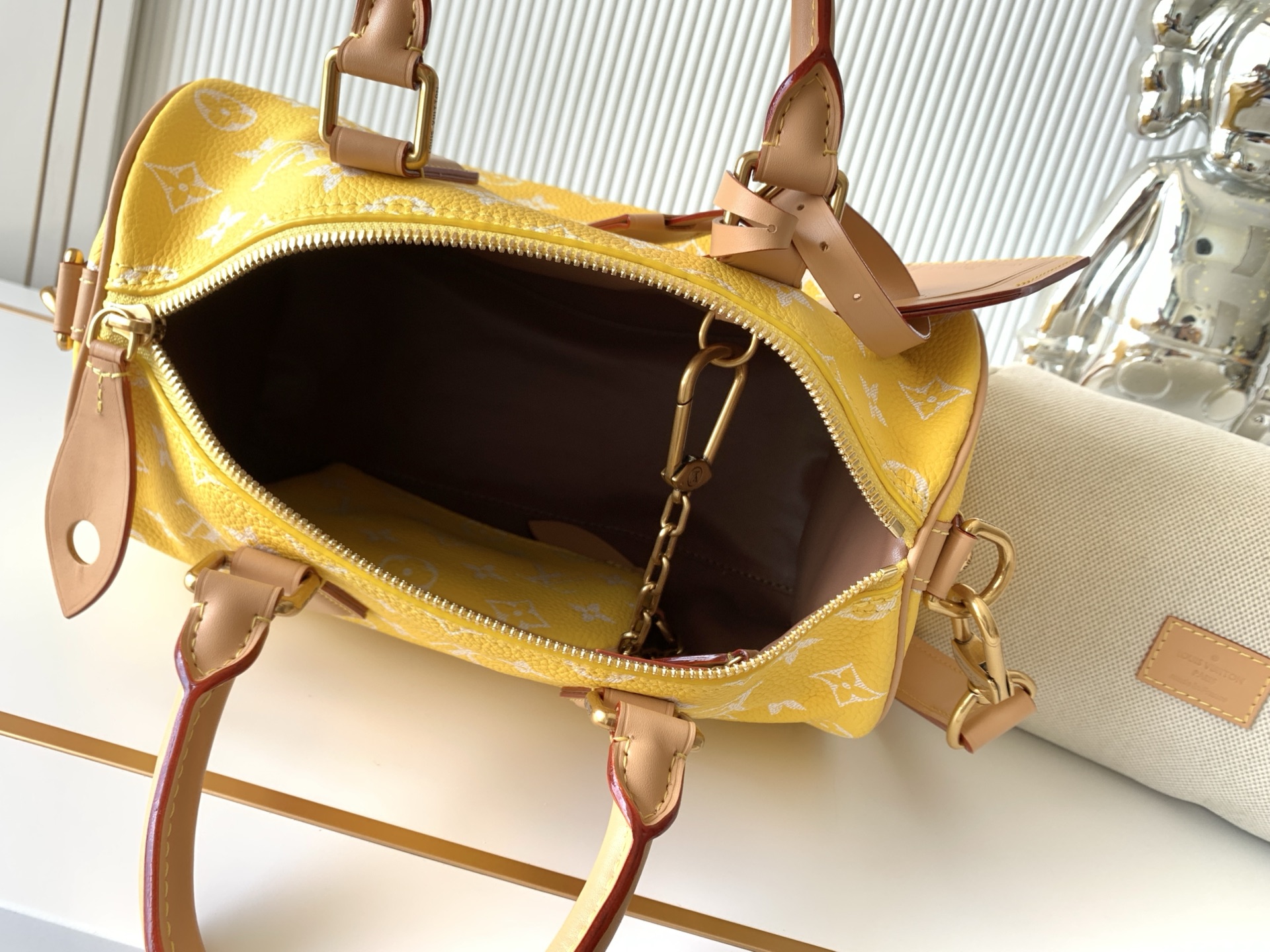 Louis Vuitton Speedy Bandoulière 25 Handbag in Yellow Leather - Image 9