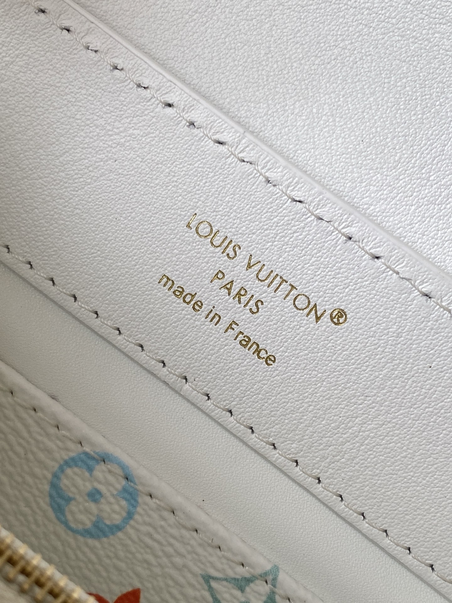 Louis Vuitton Capucines East-West Mini Crossbody Bag M27636 - Image 9