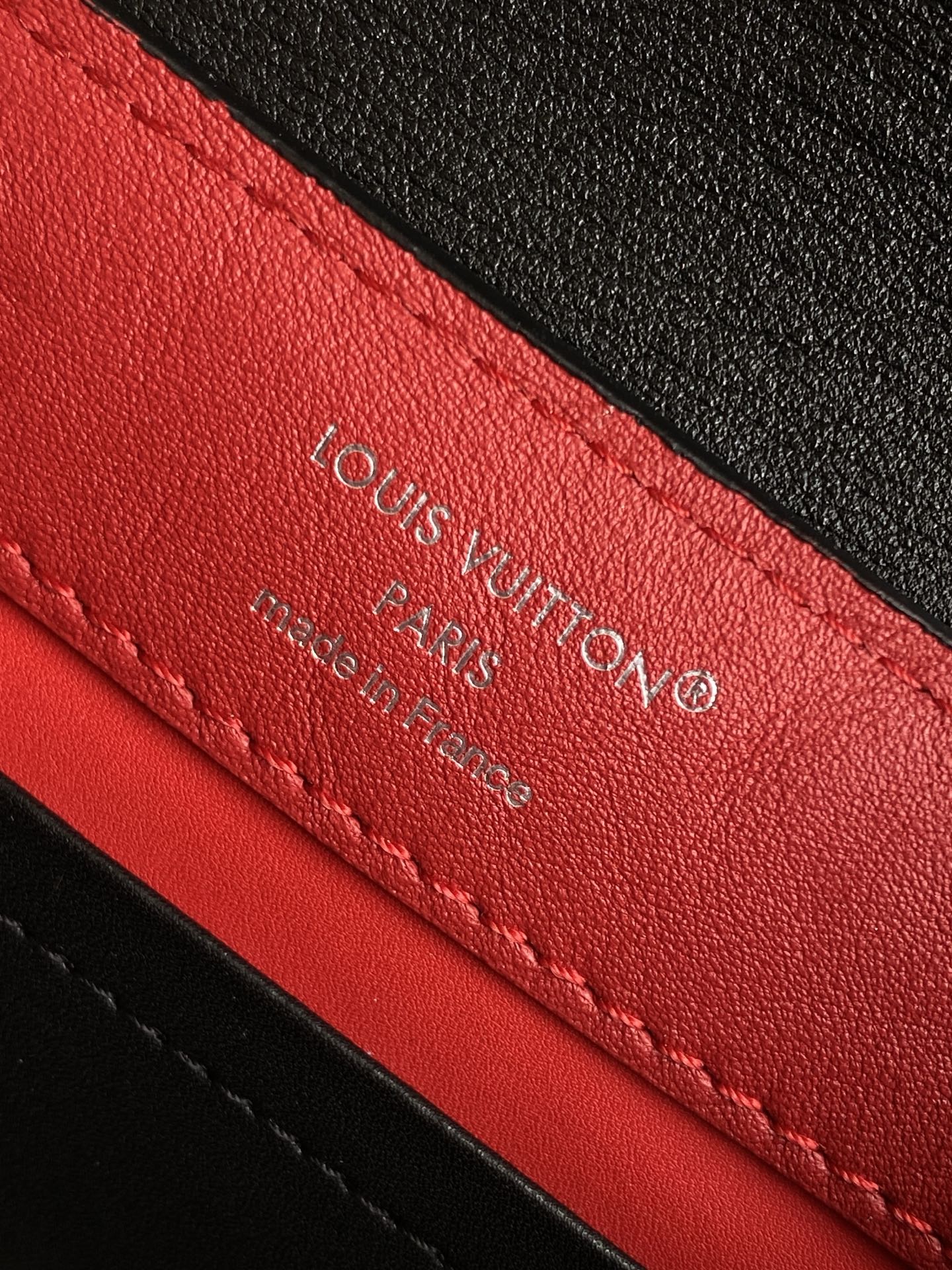 Louis Vuitton Capucines Mini Handbag in Beaded Embroidered Cowhide Leather - Image 9