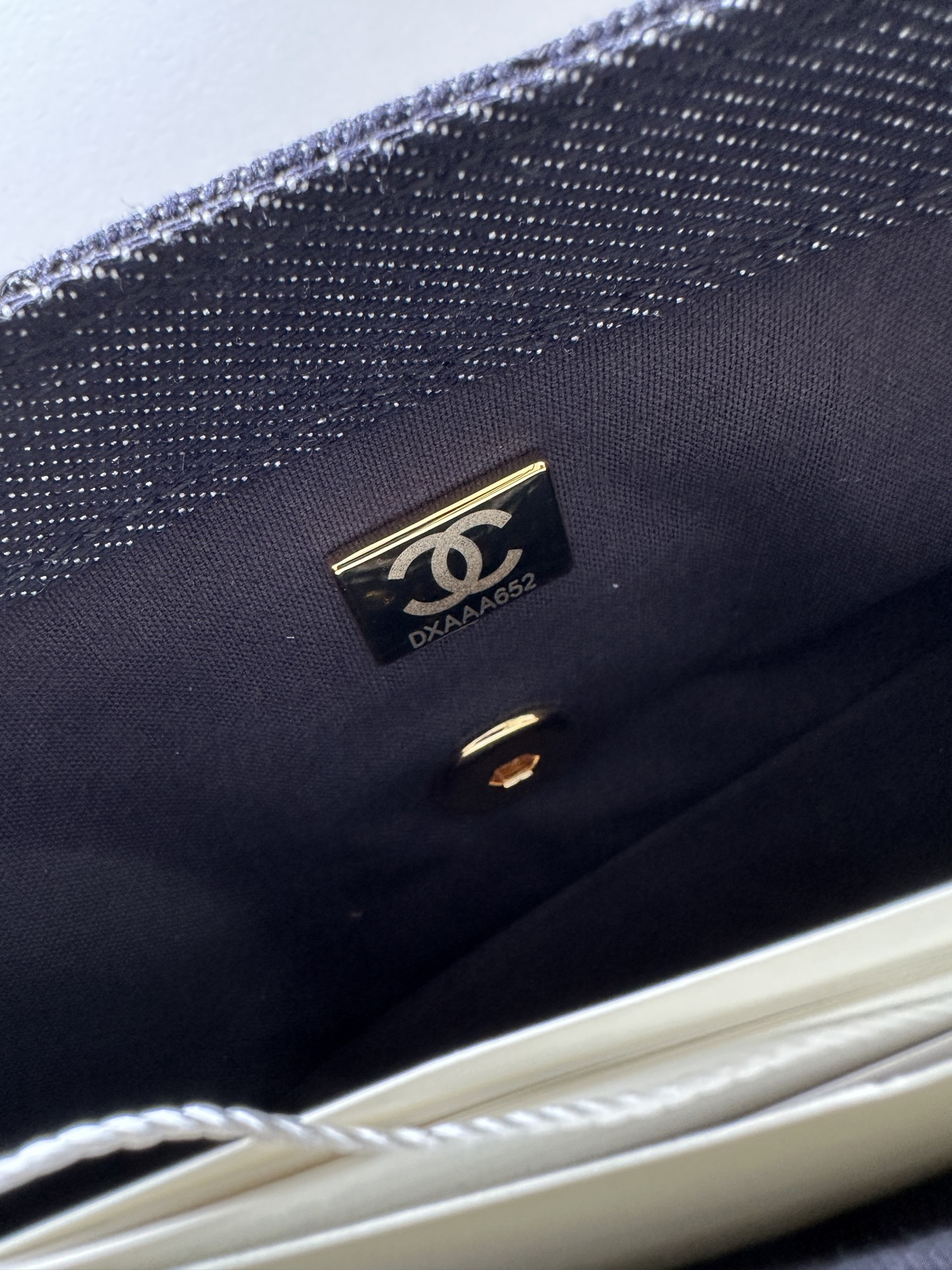 Chanel AS1787 Denim Crossbody Bag - Image 9