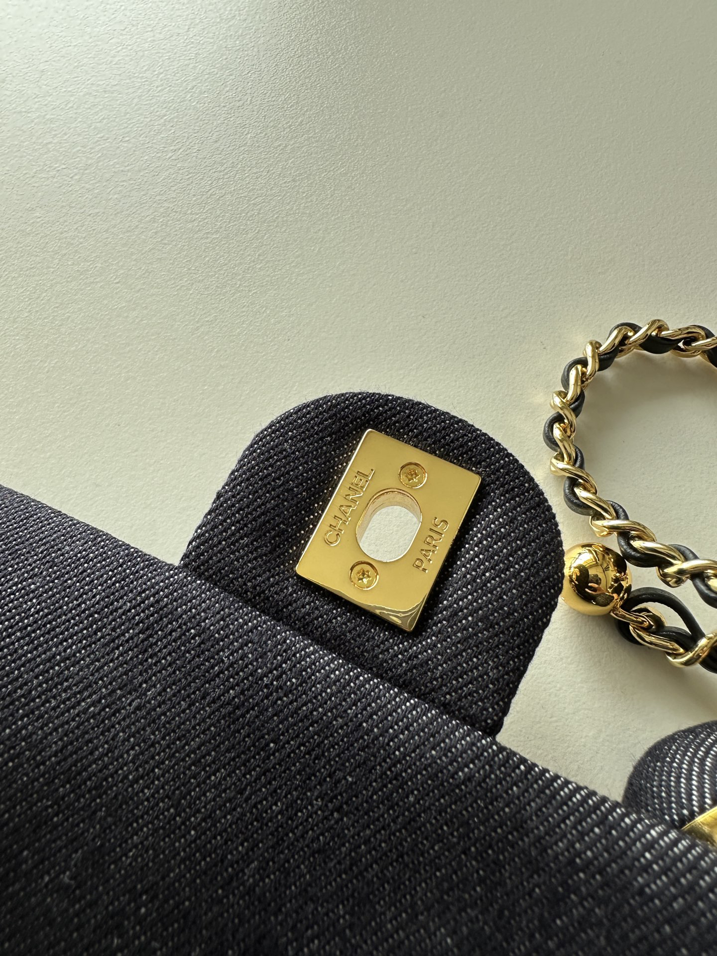 Chanel AS1786 Denim Shoulder Bag - Image 9