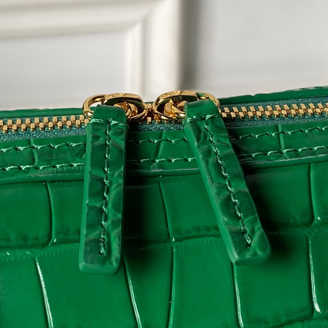 Chanel 26A Crocodile-Pattern Cylindrical Crossbody Bag - Image 9