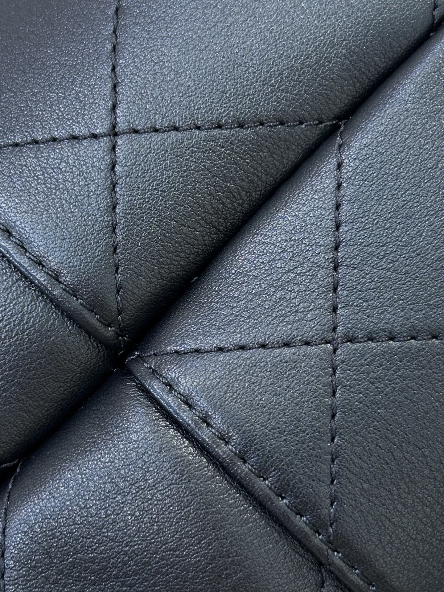 Chanel 5657 Large Size Handbag - Image 9