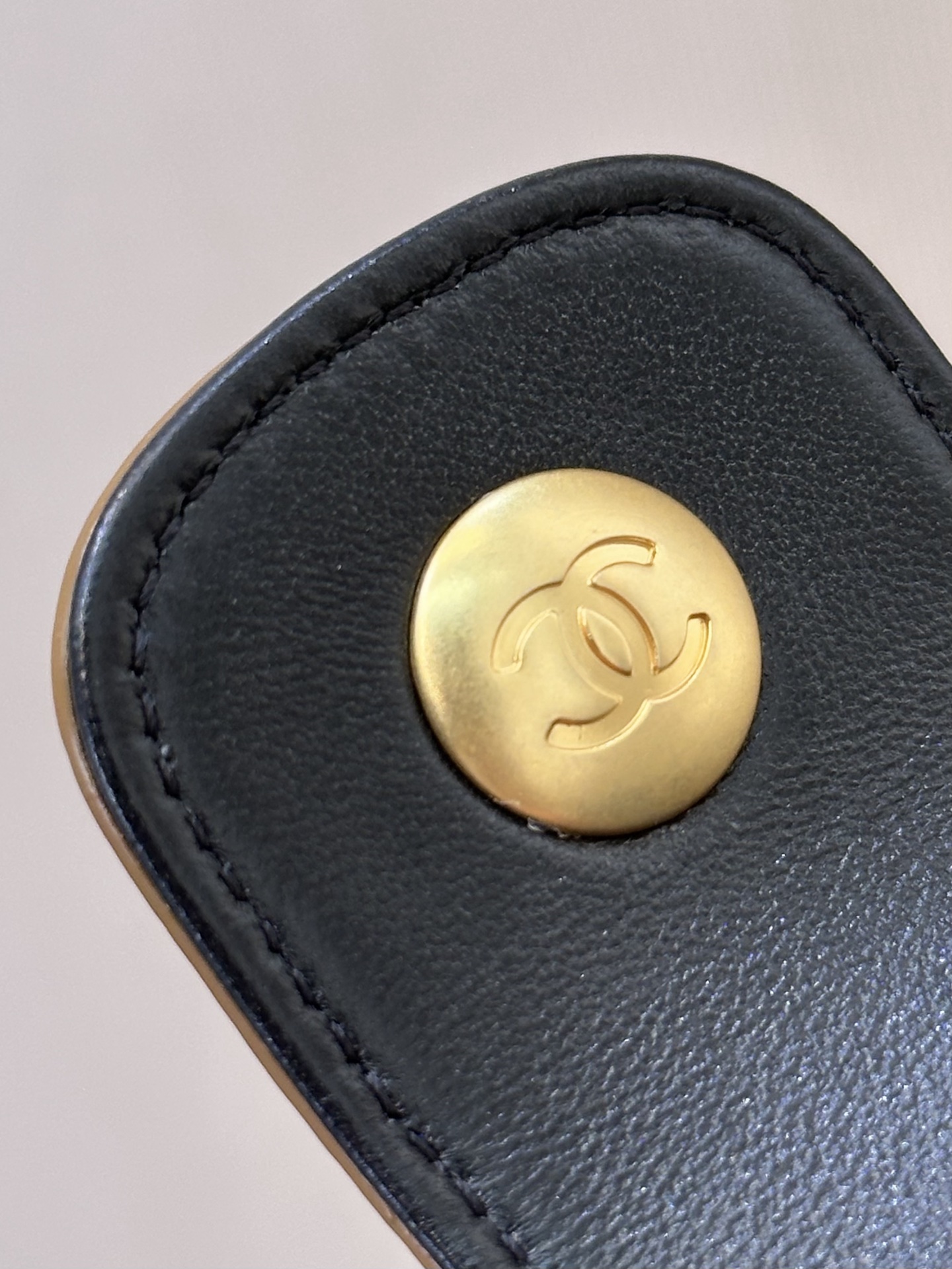 Chanel 5657 Large Suede Handbag - Image 9