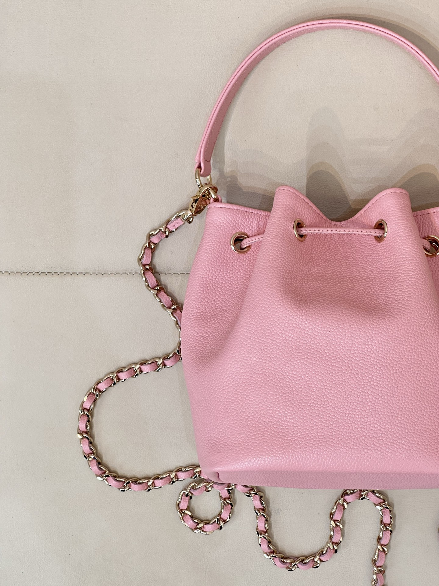 Chanel 25B Mini Chain Drawstring Bucket Bag - Image 9