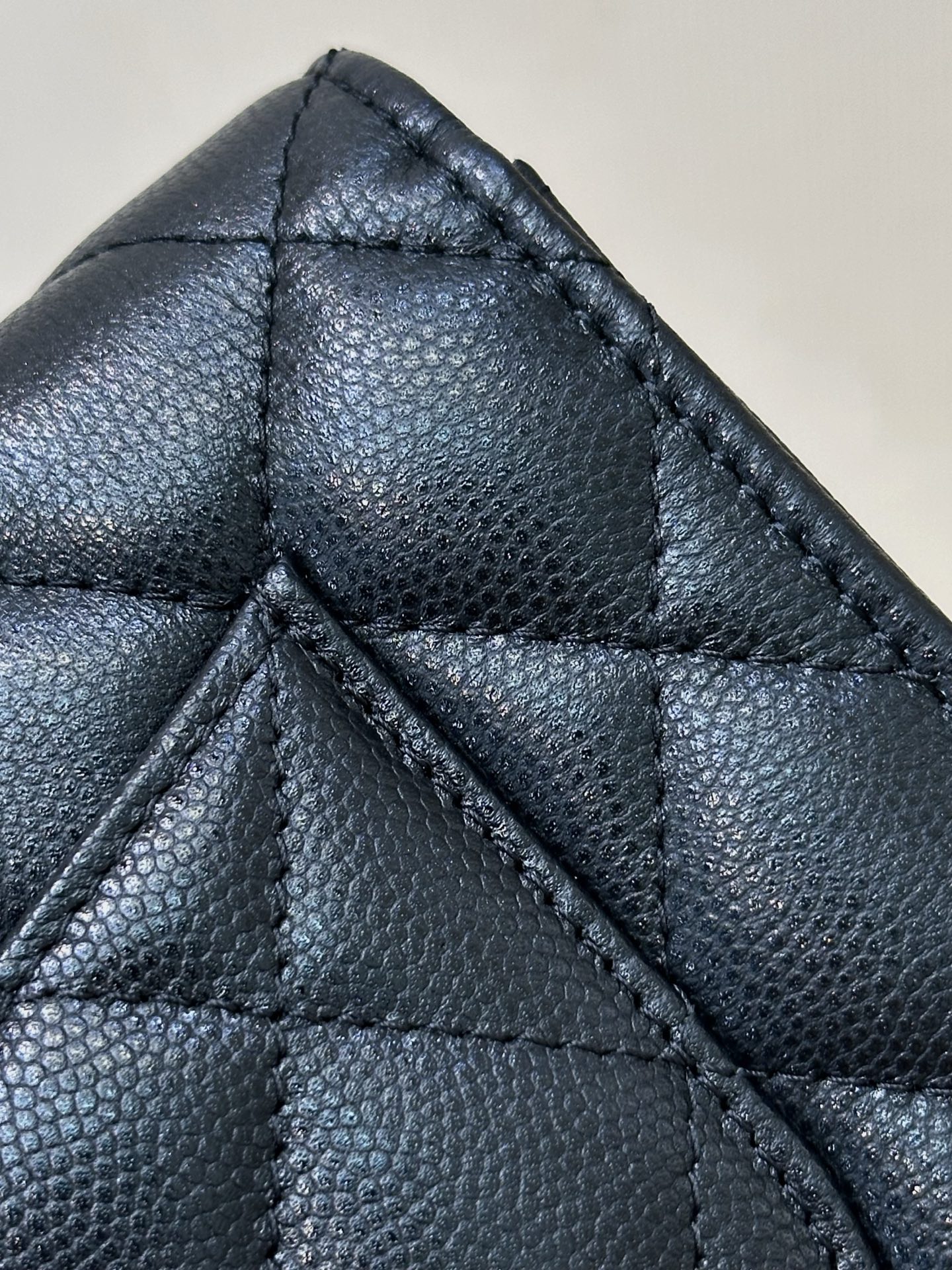 Quilted Metal Handle WOC Crossbody Bag - Image 9