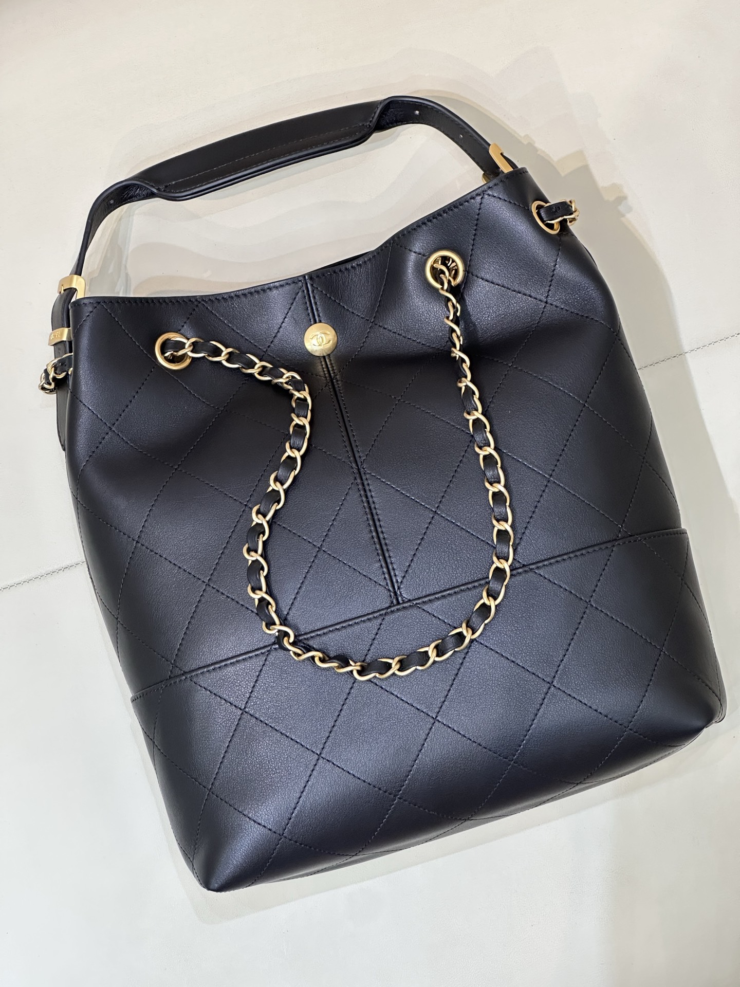 Chanel 25A Leather Handbag 5636 - Image 9