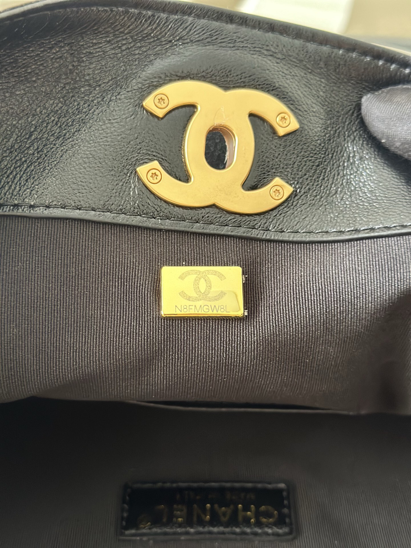 Chanel 25A Handmade Lambskin Bag - Image 9