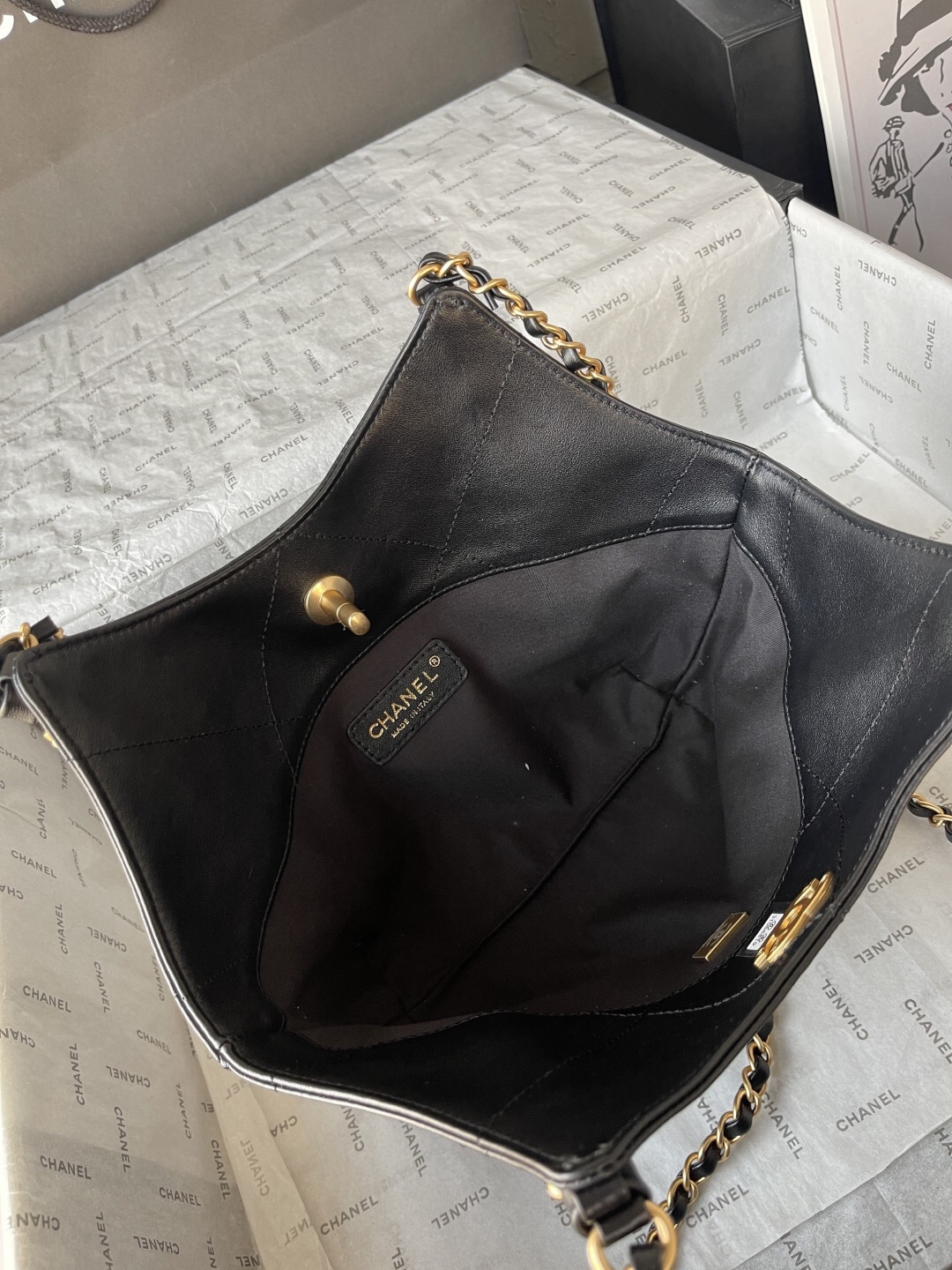 Chanel 25S Maxi Hobo Tote Bag AS6015 - Image 9