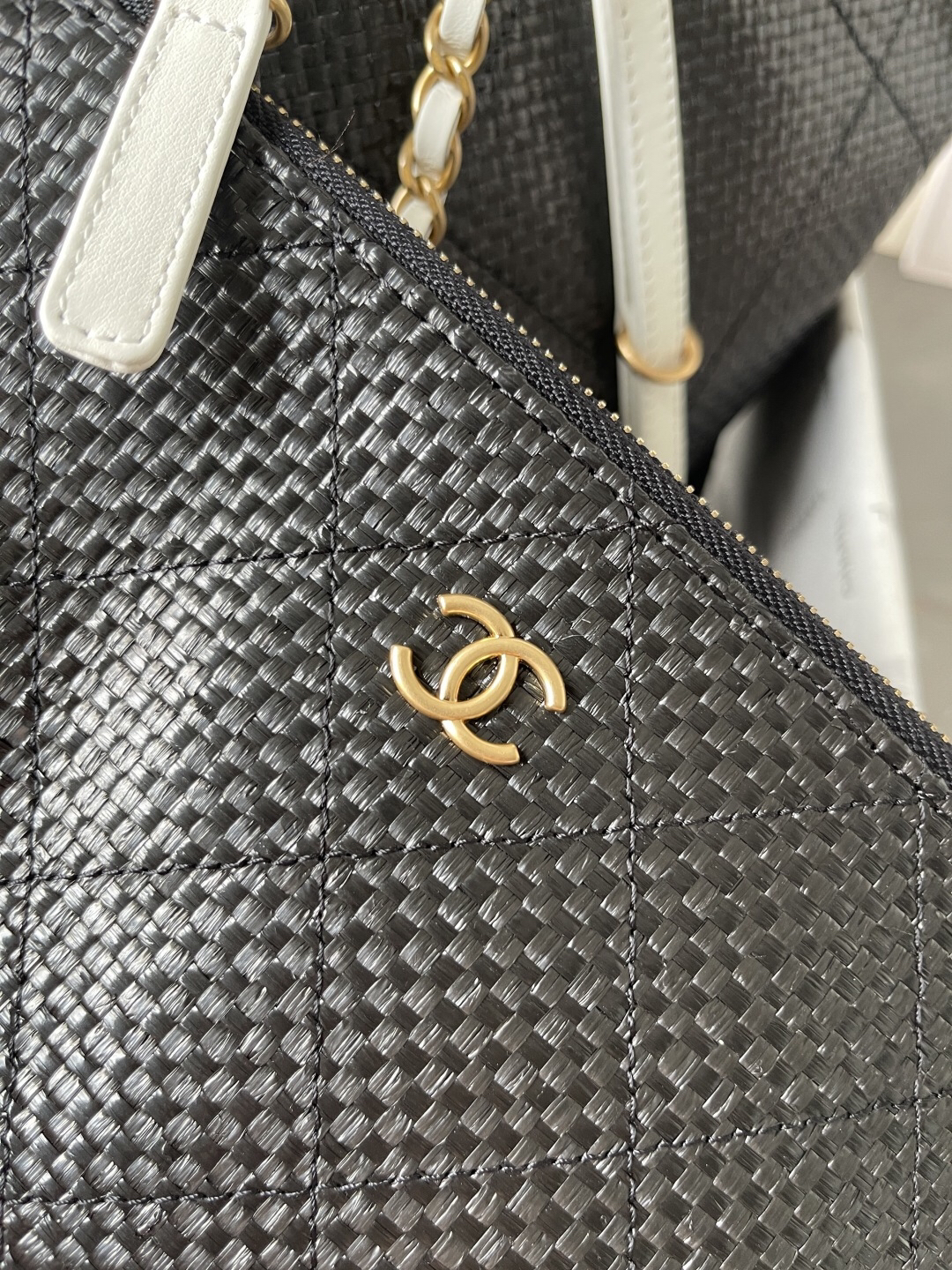 Chanel 25S Maxi Hobo Woven Tote Bag - Image 9