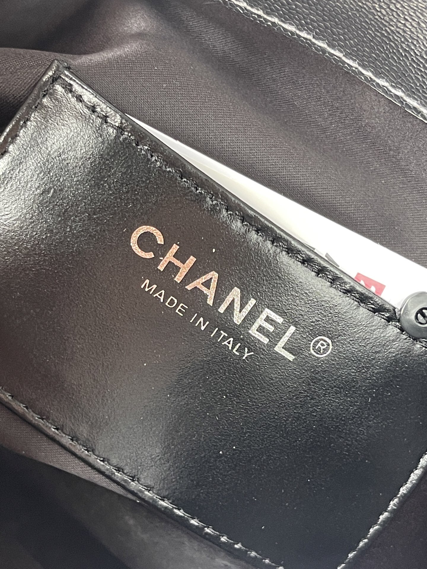 Chanel Quilted Leather Hobo Bag AS5293 - Image 9
