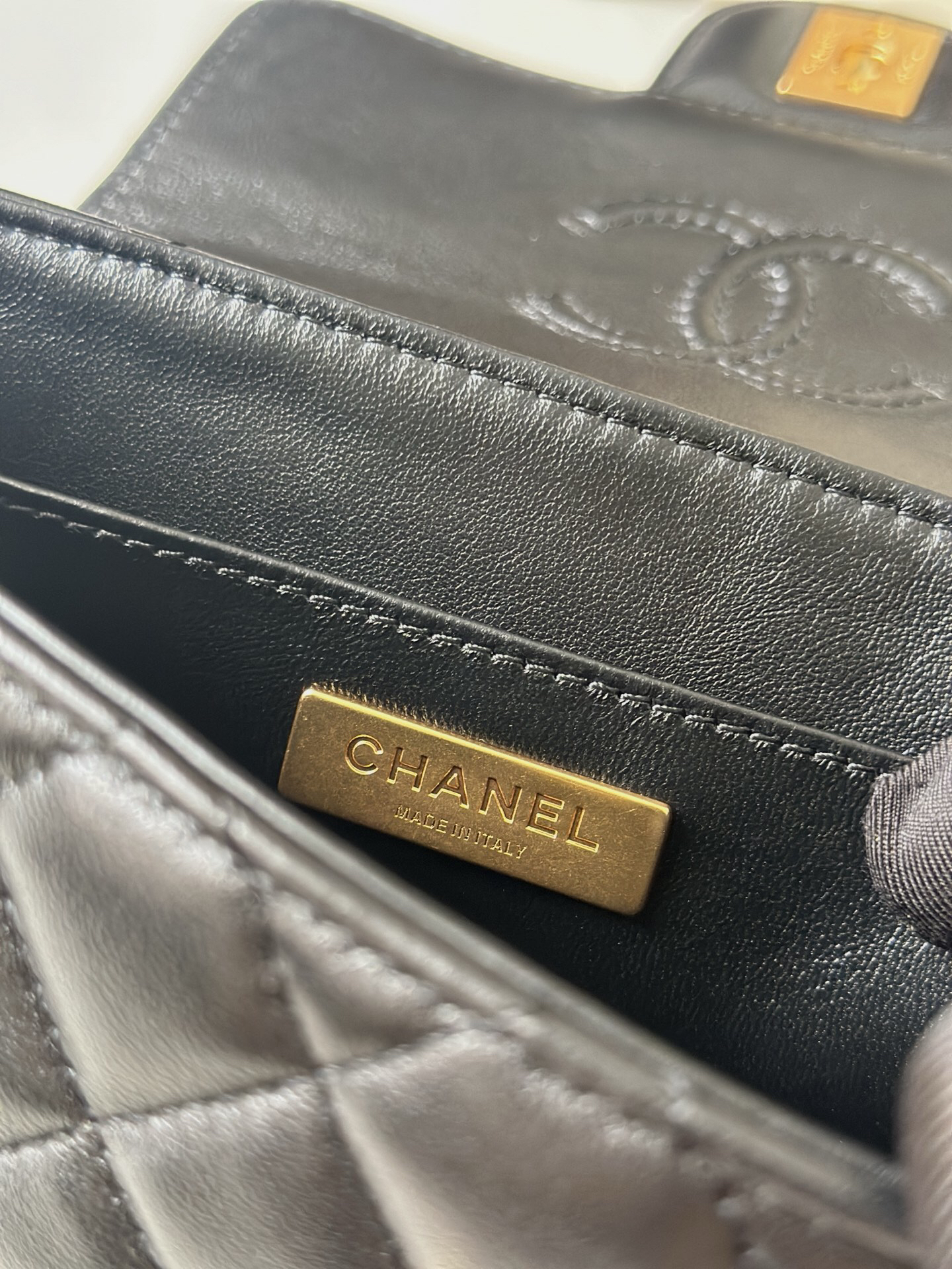 Kelly-Style Black Handbag with Gold-Tone Hardware - Image 9