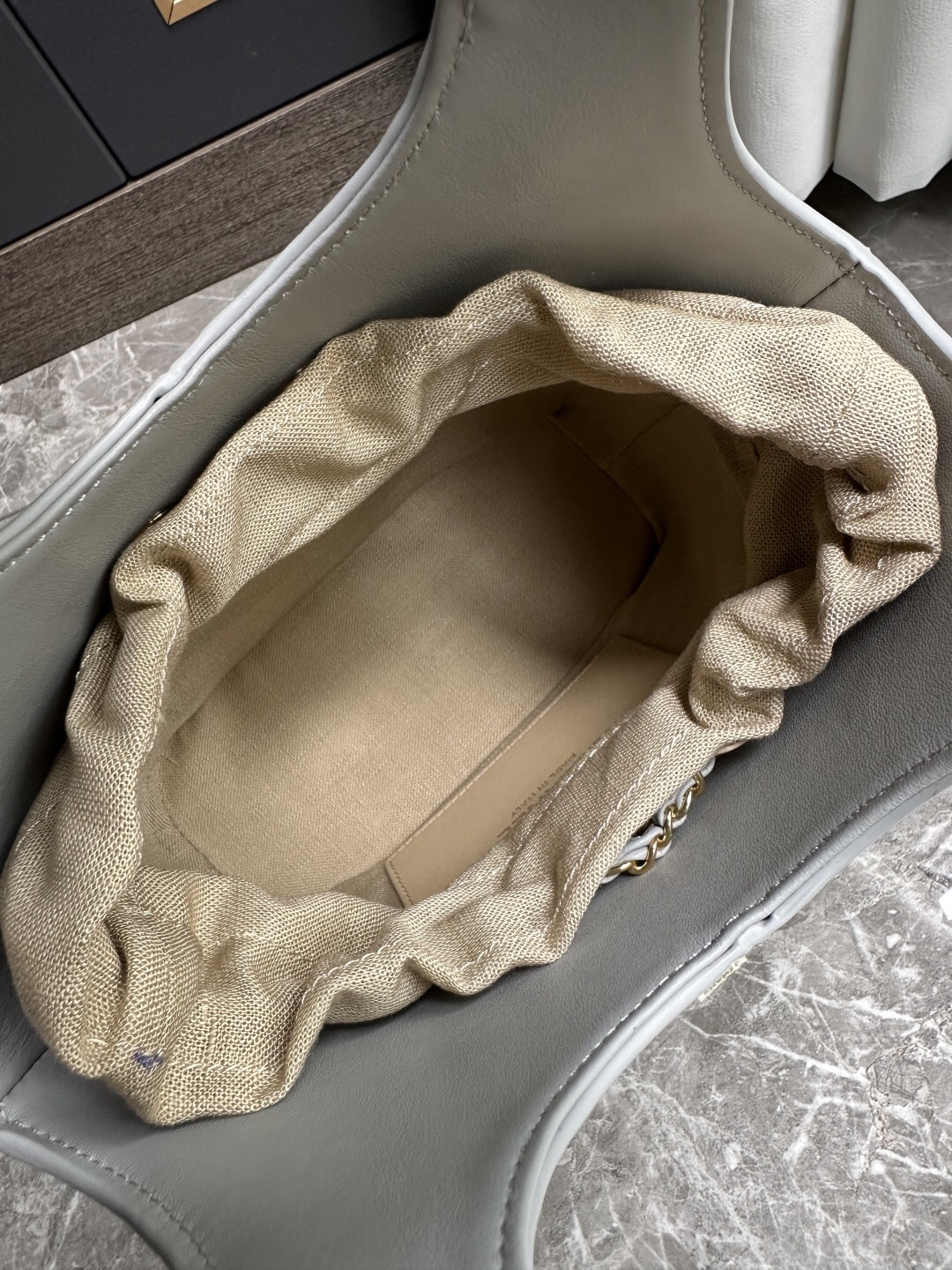 Chanel 26S Small Basket Hobo Bag - Image 9