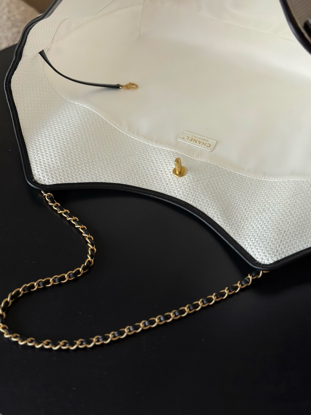 Chanel 25S Maxi Hobo Tote Bag - Image 9