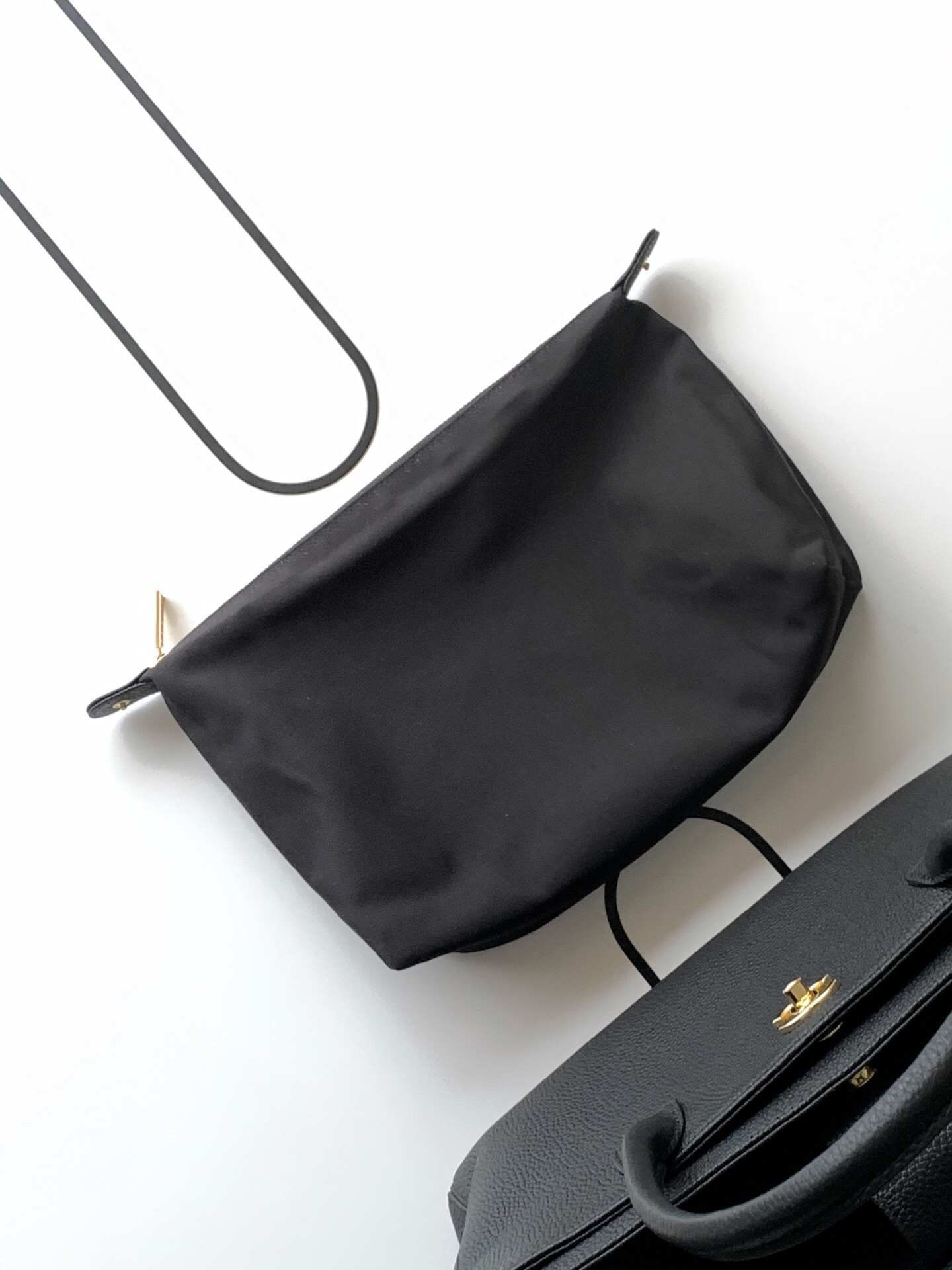 Chanel Cerf Medium Black and Gold Tote Bag - Image 9