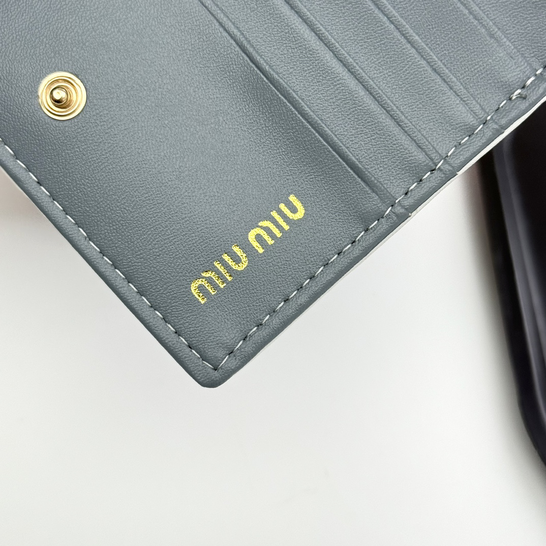Miu Miu Leather Wallet - Image 9