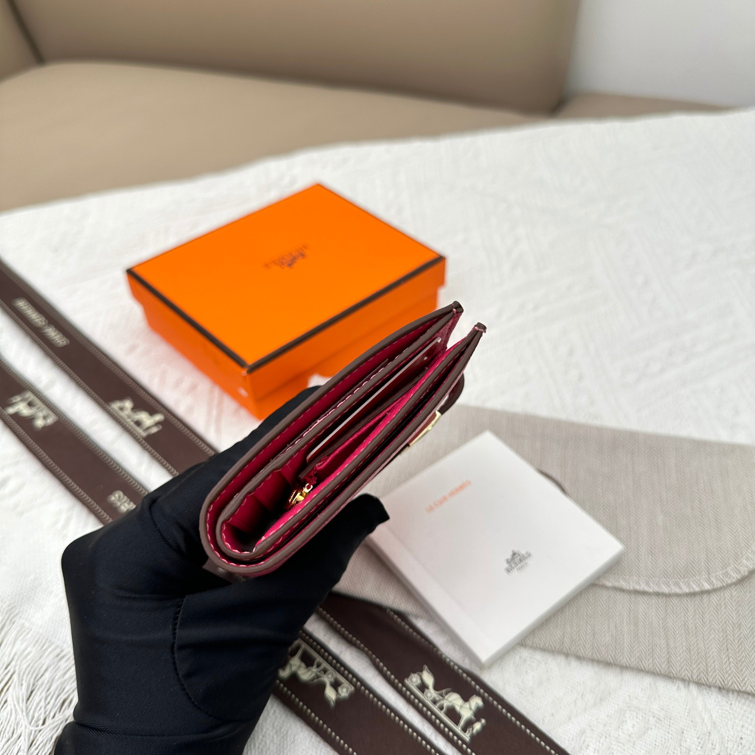 Hermès Palm-Grain Leather Wallet with Gold-Tone Hardware - Image 9