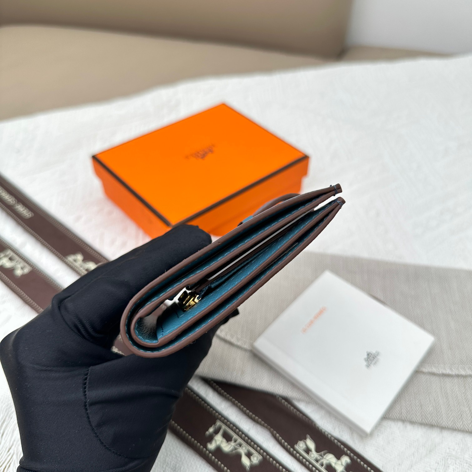 Hermes Model 5120 Palm-Grain Leather Wallet - Image 9