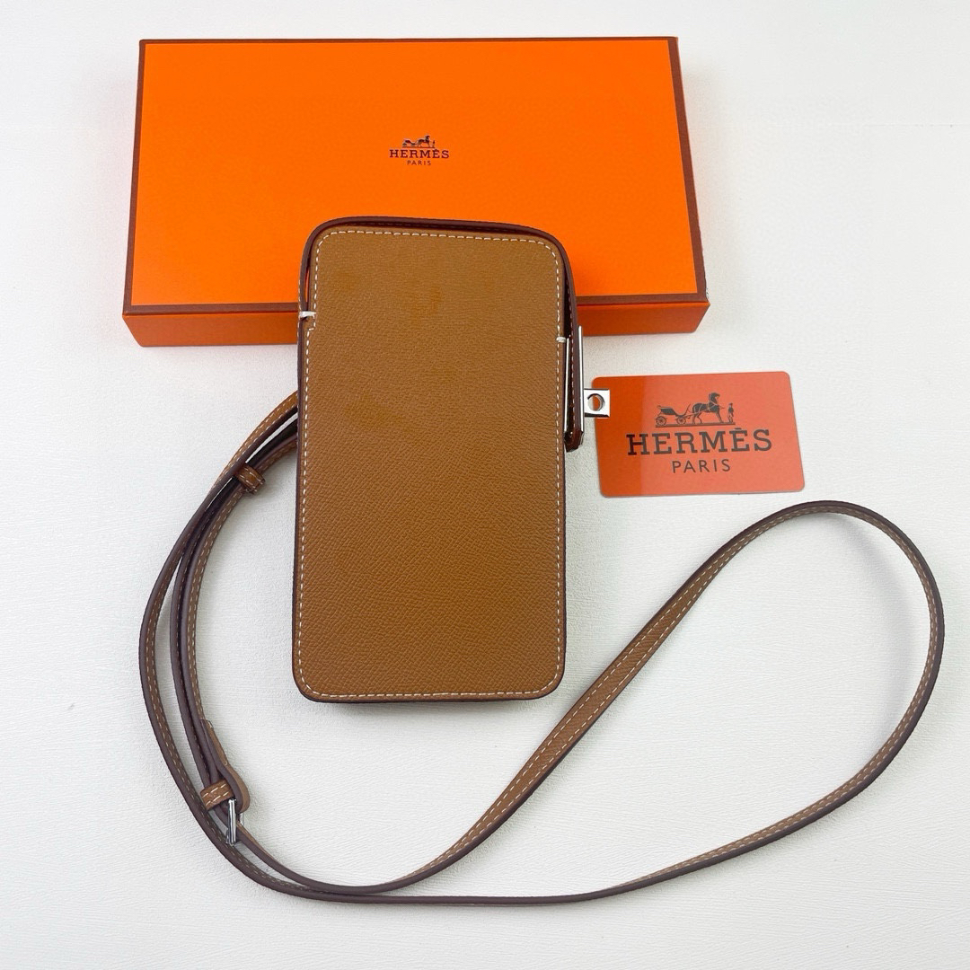 Hermès Tadelakt Calfskin Phone Case with Adjustable Shoulder Strap - Image 9