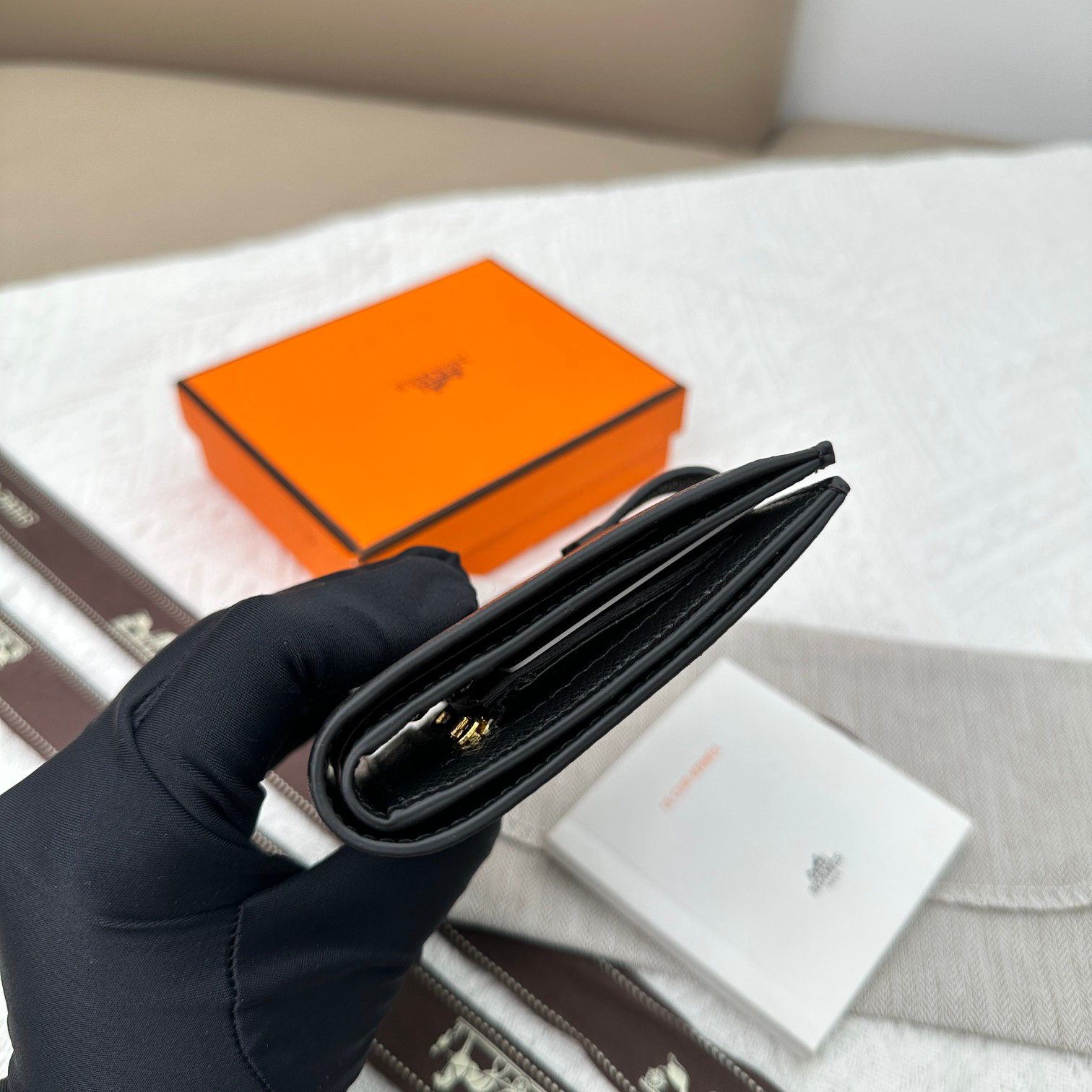 Hermes 5120 Palm-Grain Leather Wallet with Gold-Tone Clasp - Image 9