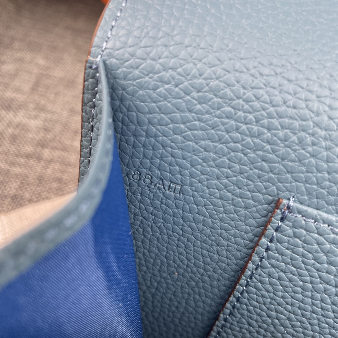 Hermès Kelly Leather Handbag - Image 9