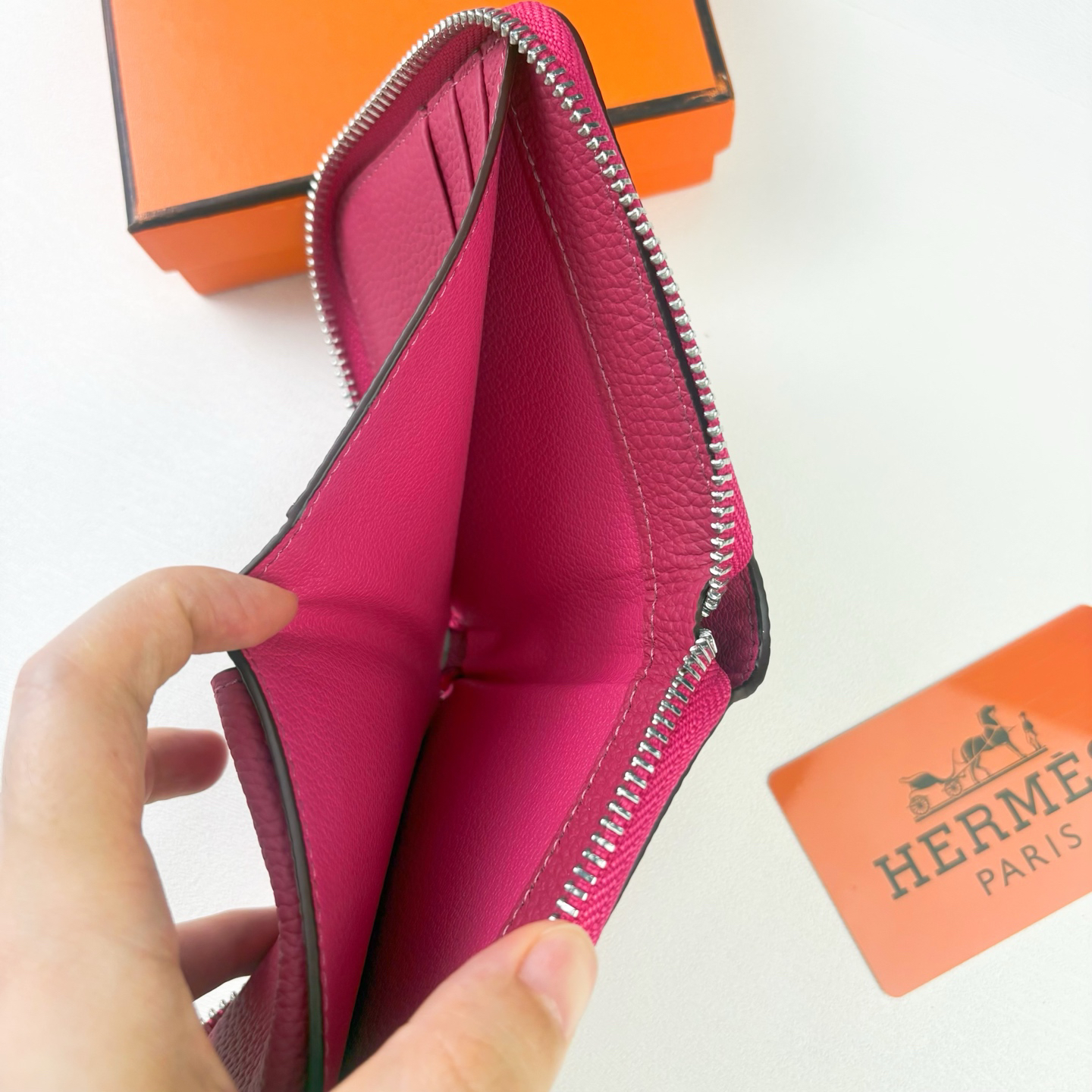 Hermès Silk'in Leather Wallet - Image 9