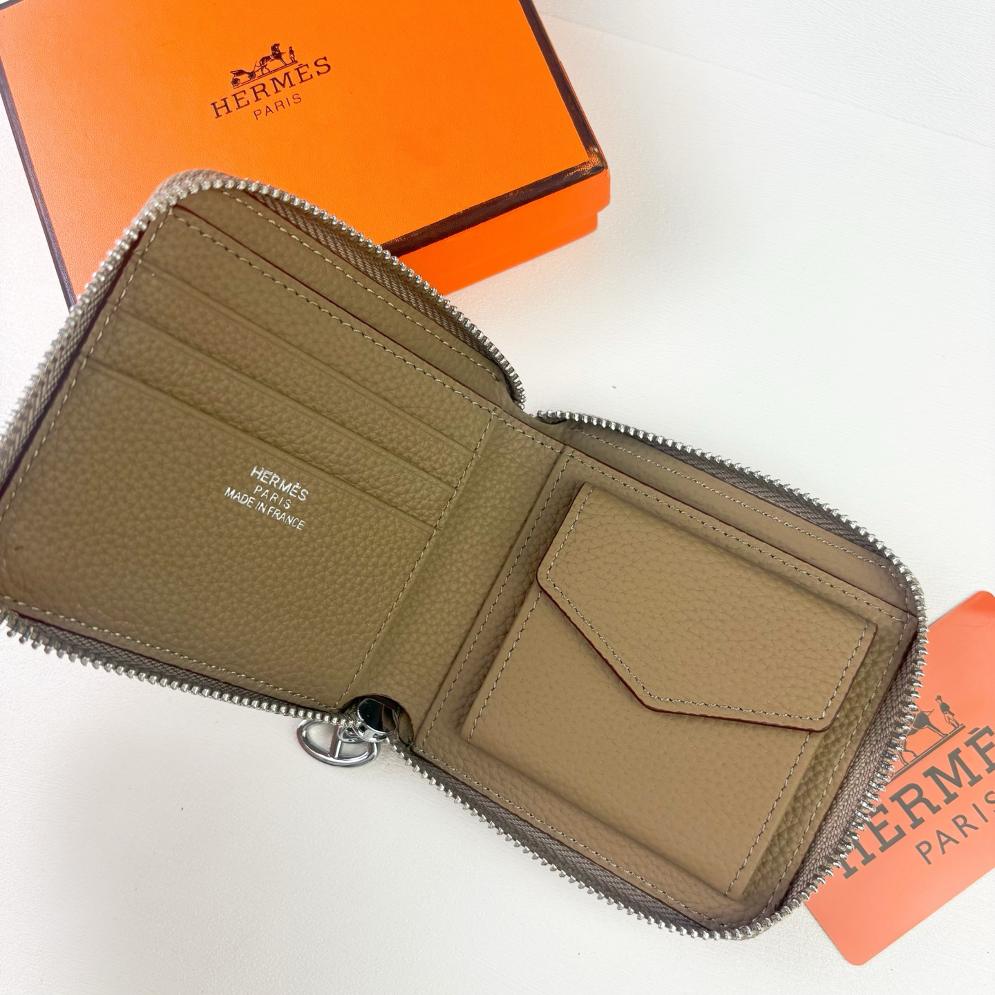 Hermes Silk'in Zip Wallet in Barenia and Togo Leather - Image 9