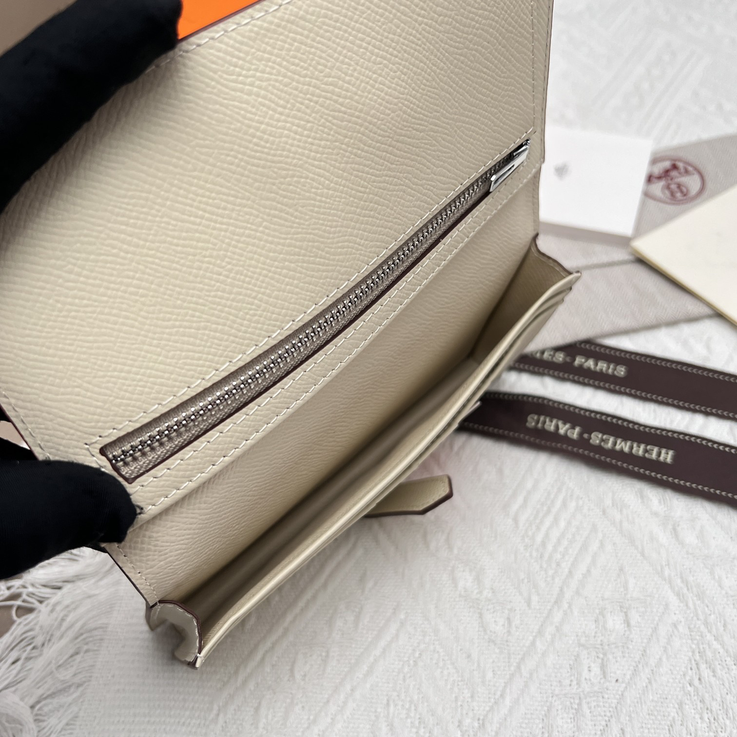 Hermès Women's Togo Calfskin Zipper Wallet - Image 9