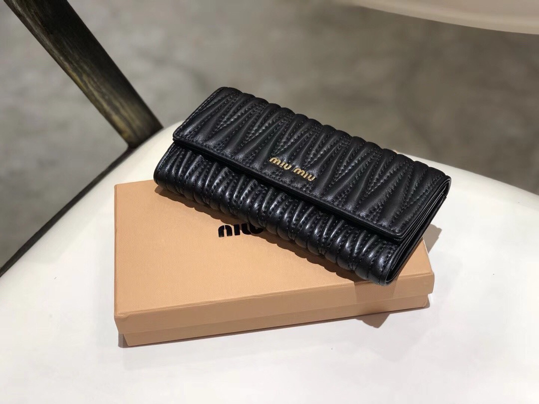 Miu Miu Lambskin Wallet - Image 9