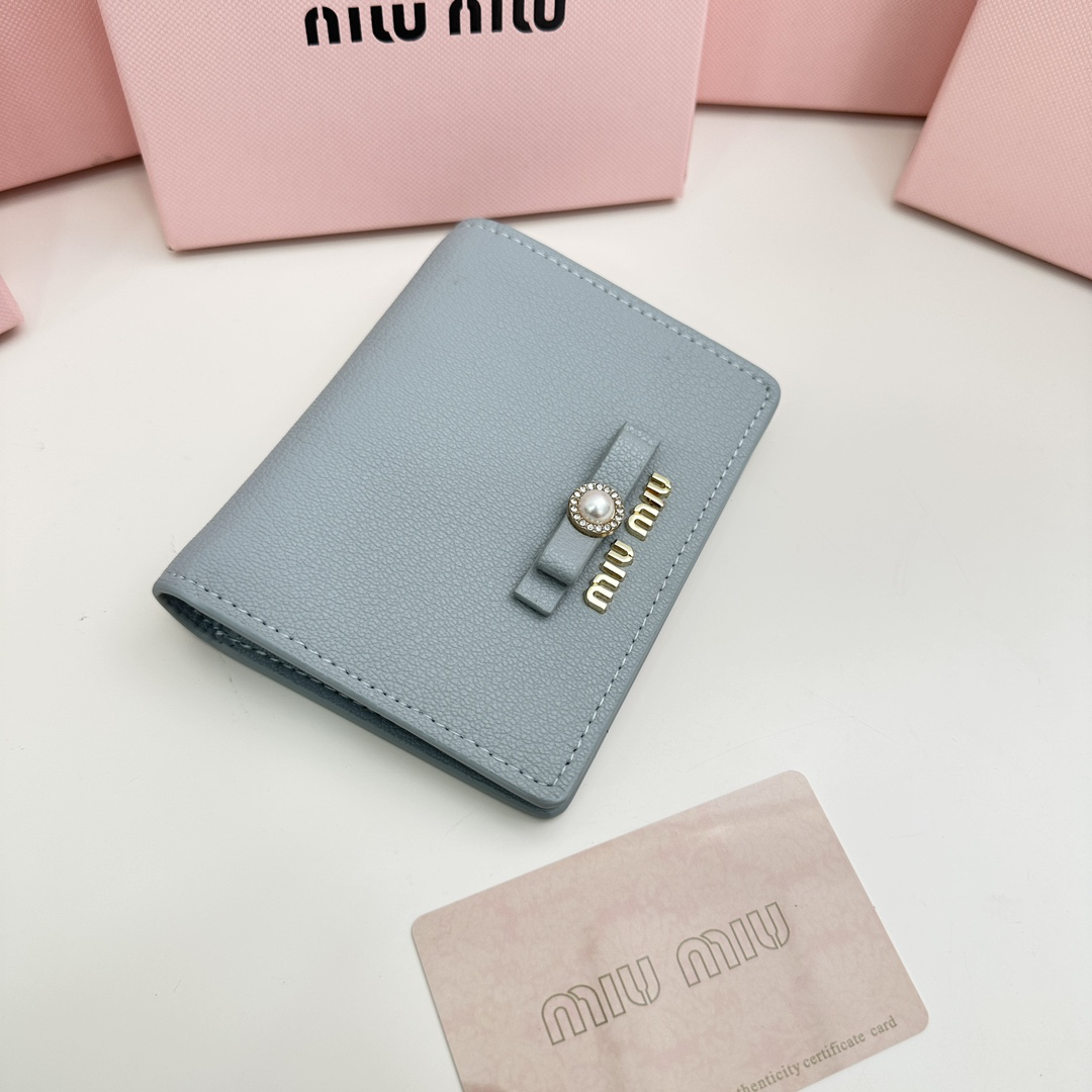 Miu Miu Leather Wallet - Image 9