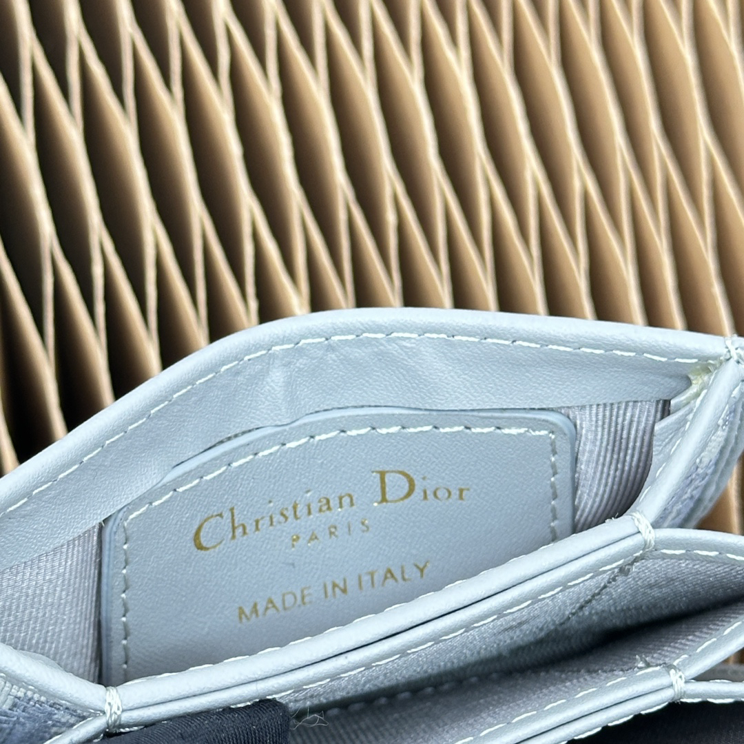 Dior Montaigne 5-Slot Card Holder - Image 9