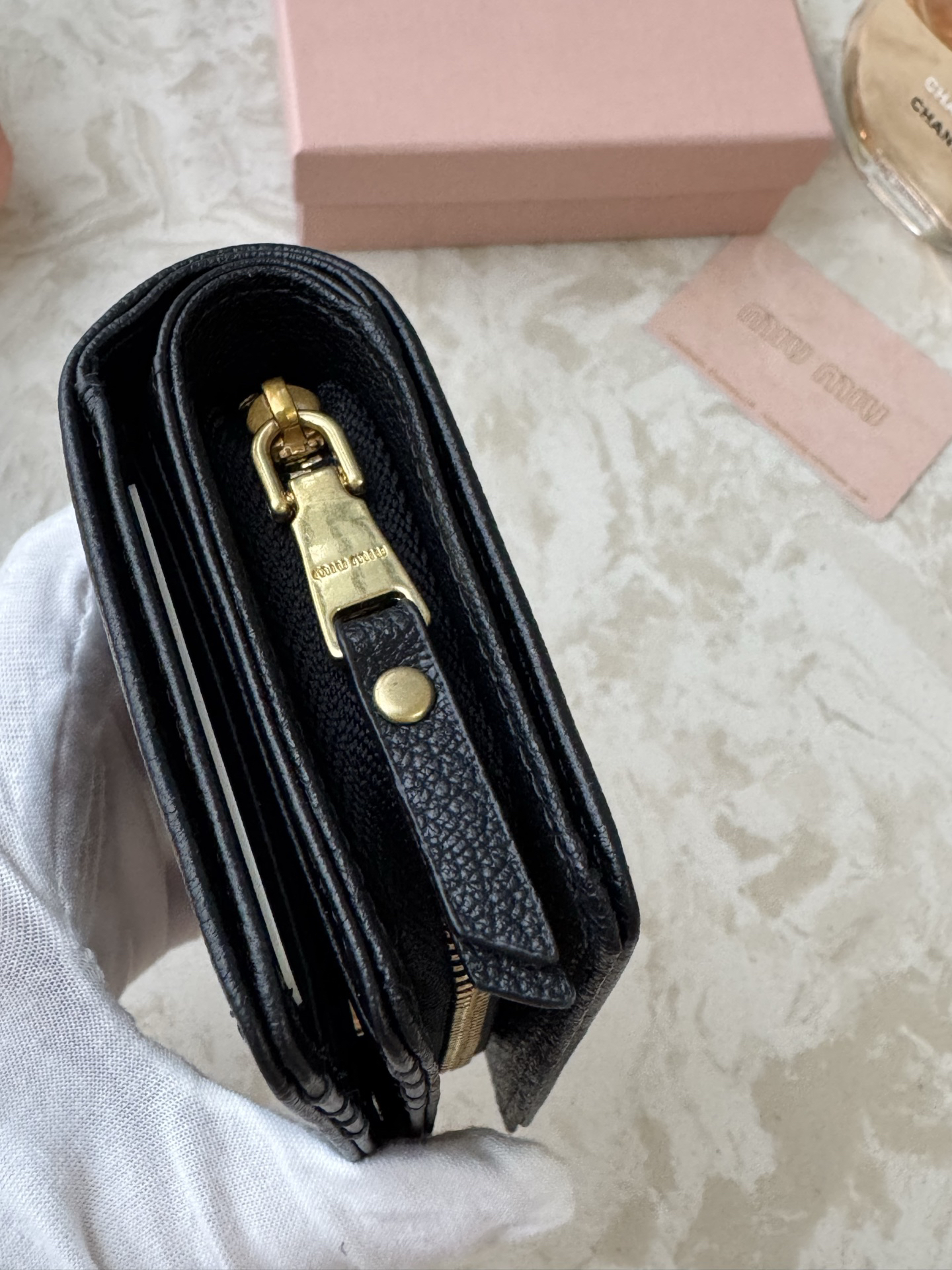 Miu Miu Leather Slim Wallet - Image 9