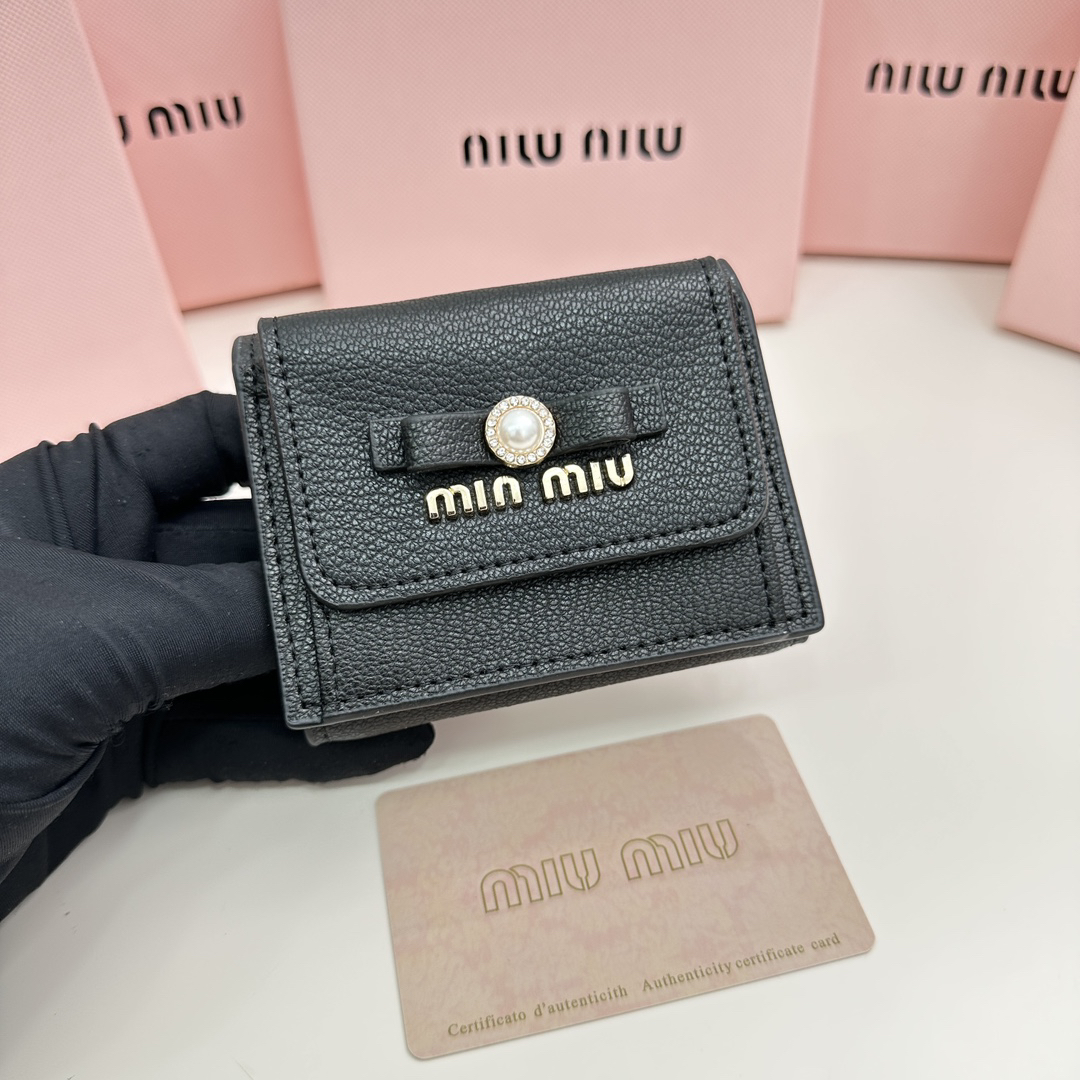 Miu Miu Leather Wallet - Image 9