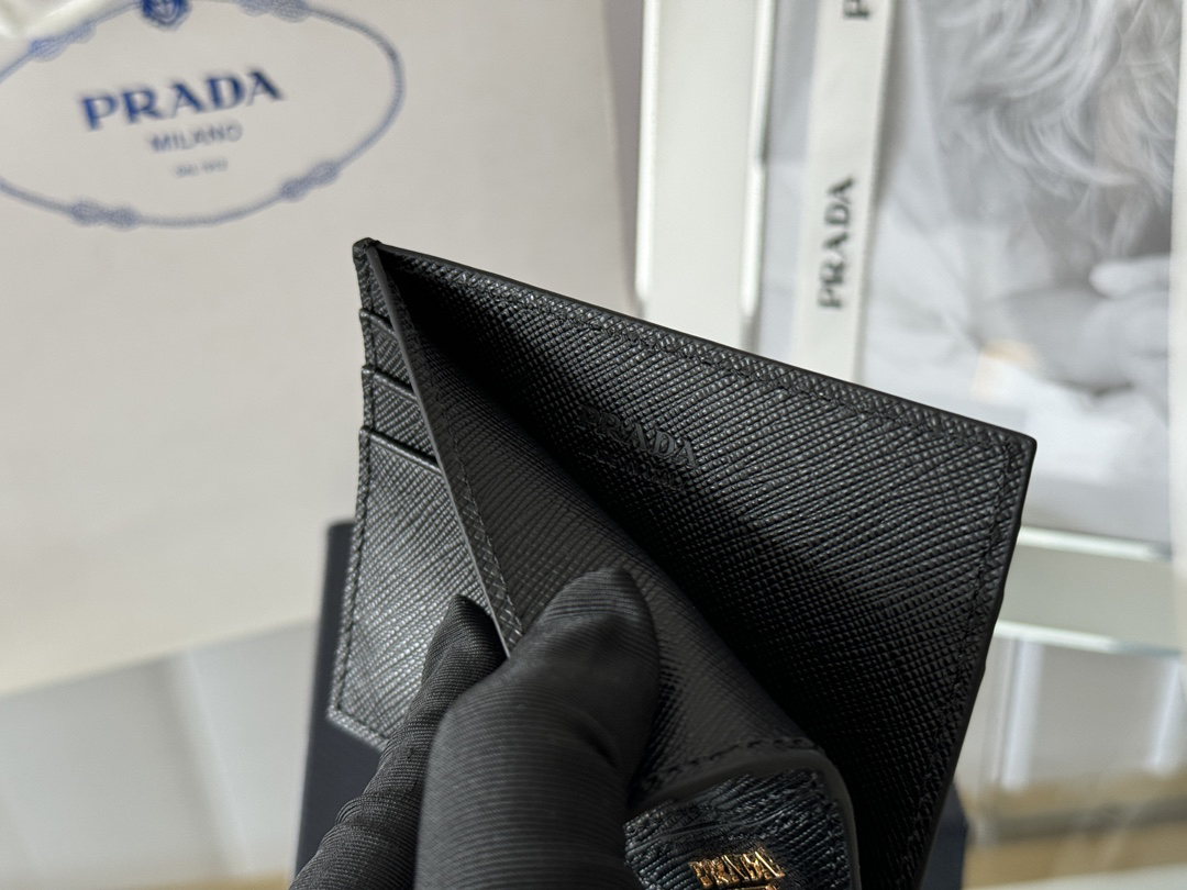 Prada Men's Saffiano Leather Card Holder - Image 9