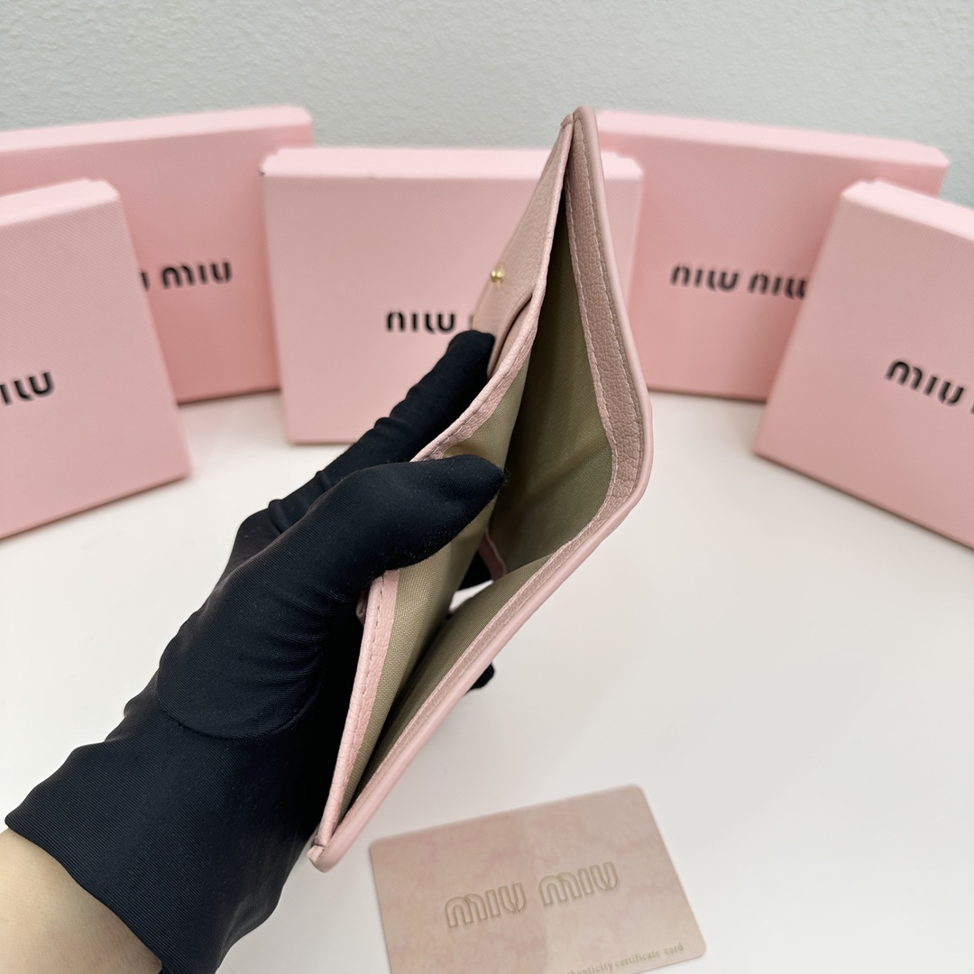 Miu Miu Leather Wallet - Image 9