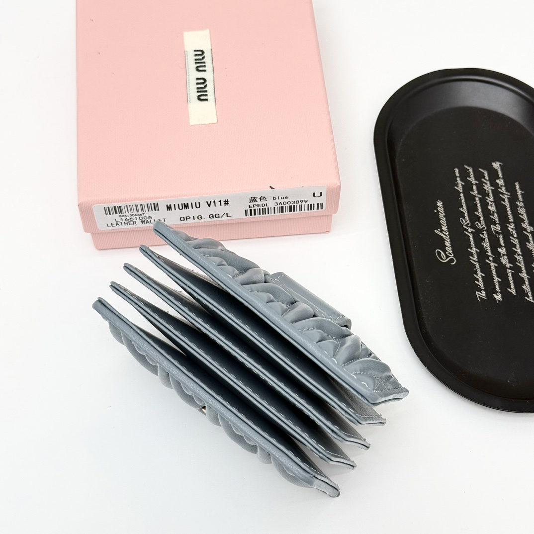 Miu Miu Pleated Leather Card Holder V11 - Image 9