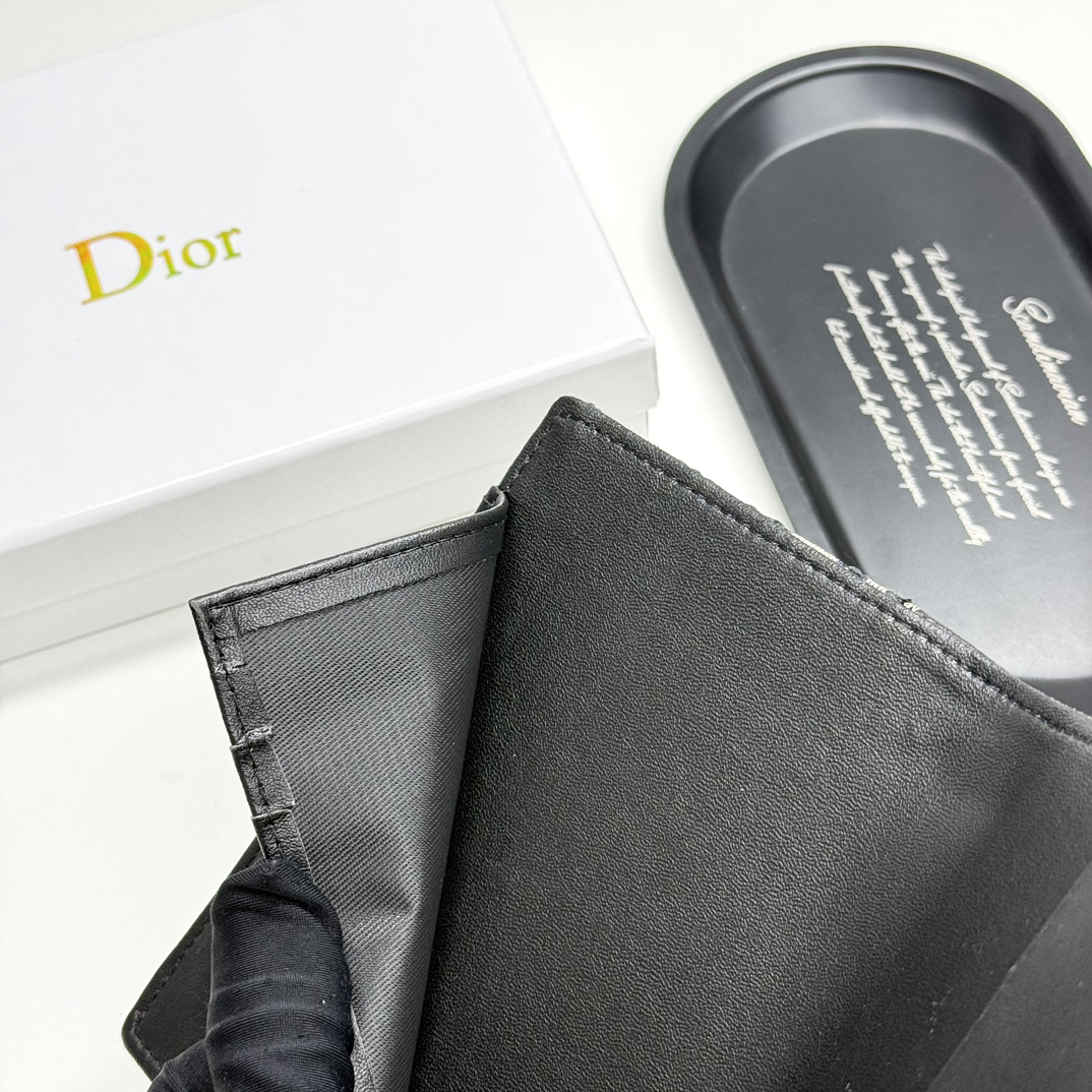 Dior 30 Montaigne Passport Holder - Image 9