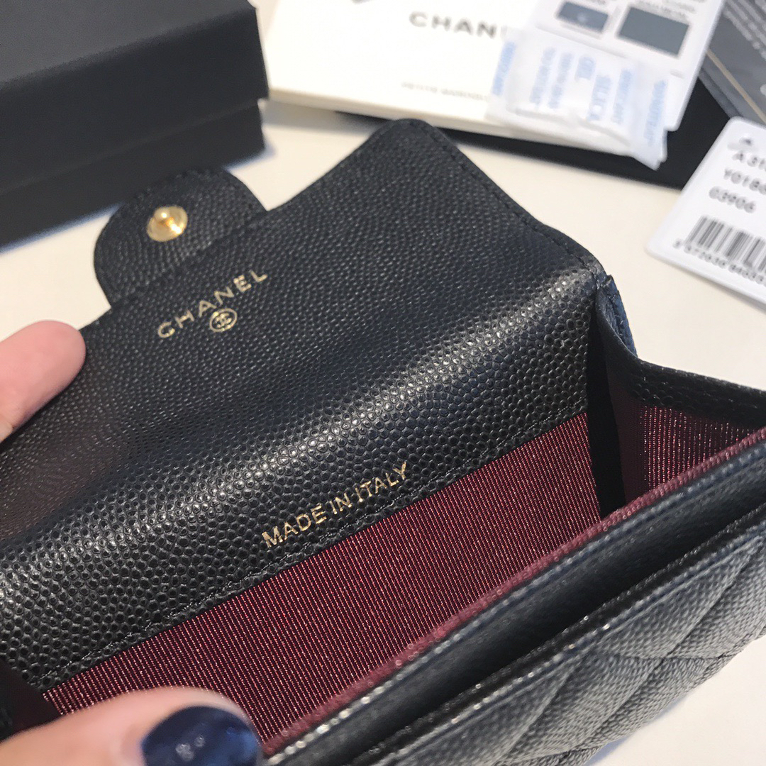 Chanel Diamond-Quilted Calfskin Card Holder - Image 9