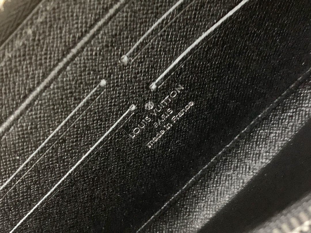 Louis Vuitton Monogram Cowhide Wallet - Image 9