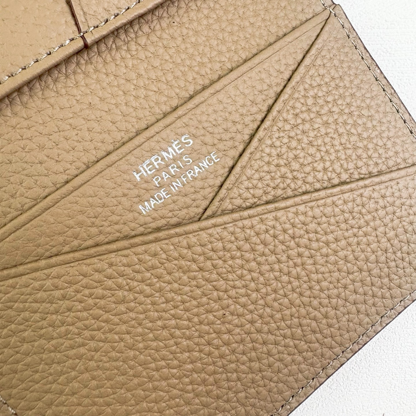 HERMES Barenia Faubourg City 8CC Card Holder - Image 9