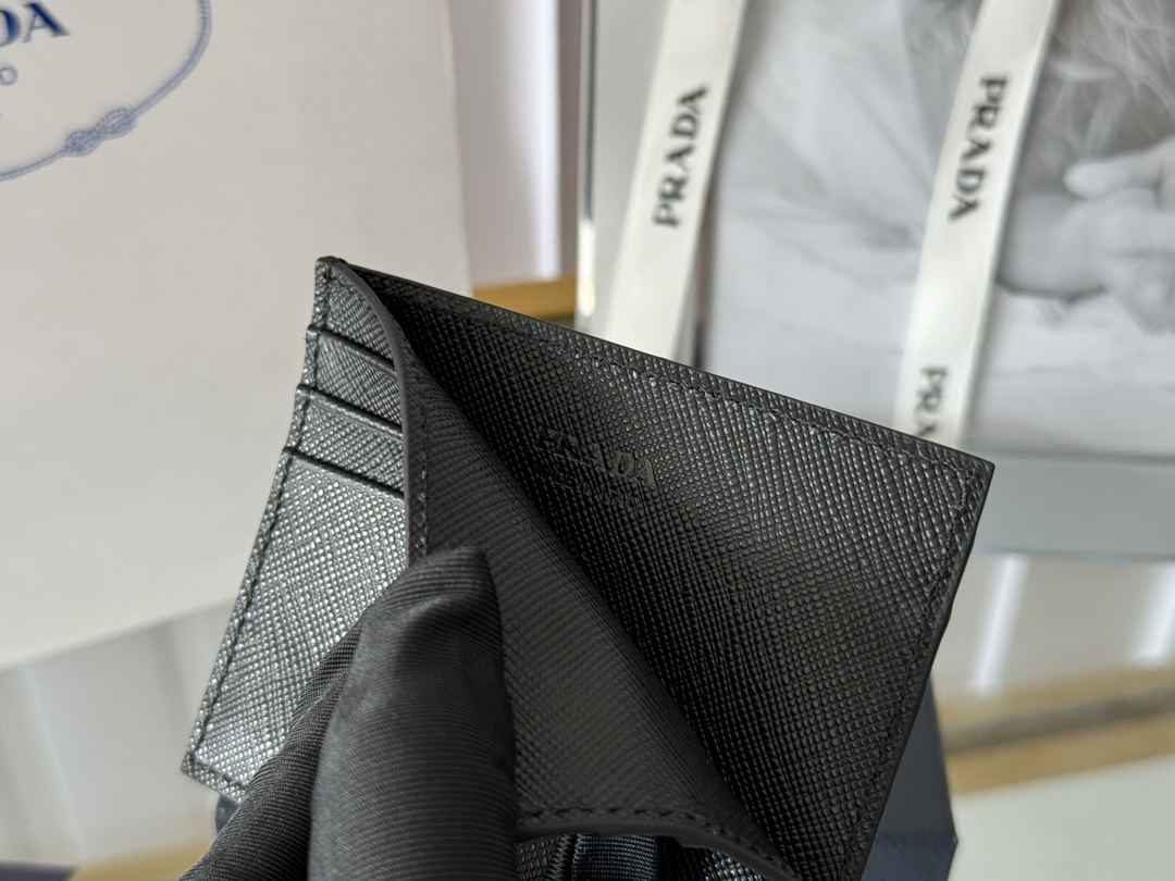 Prada Men's Saffiano Leather Card Holder 2MC223 - Image 9
