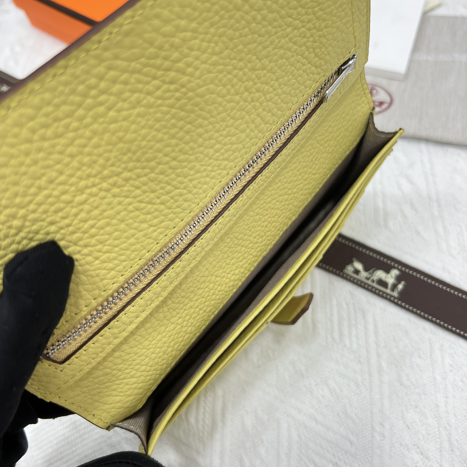 Hermès Women's Togo Leather Long Wallet with Silver-Tone Clasp - Image 9
