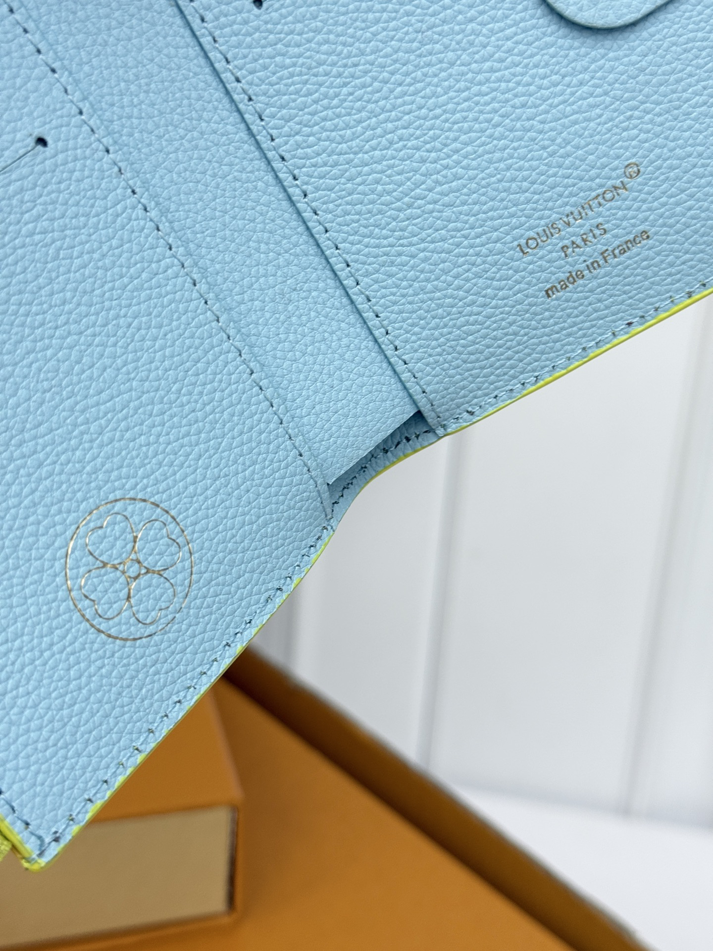 Louis Vuitton Lisa Monogram Cowhide Leather Wallet - Image 9