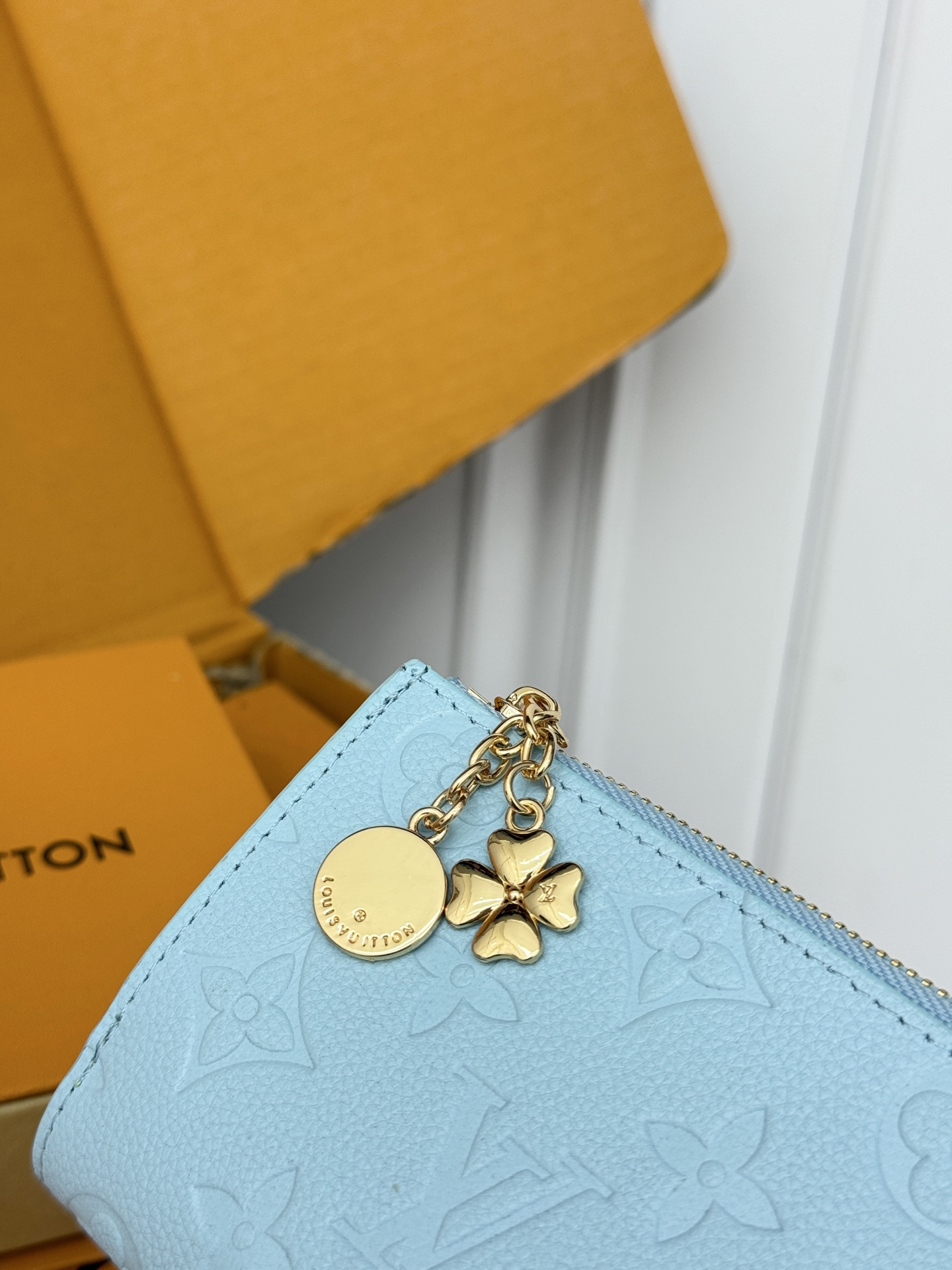 Louis Vuitton Lisa Monogram Wallet with Four-Leaf Clover Charm - Image 9