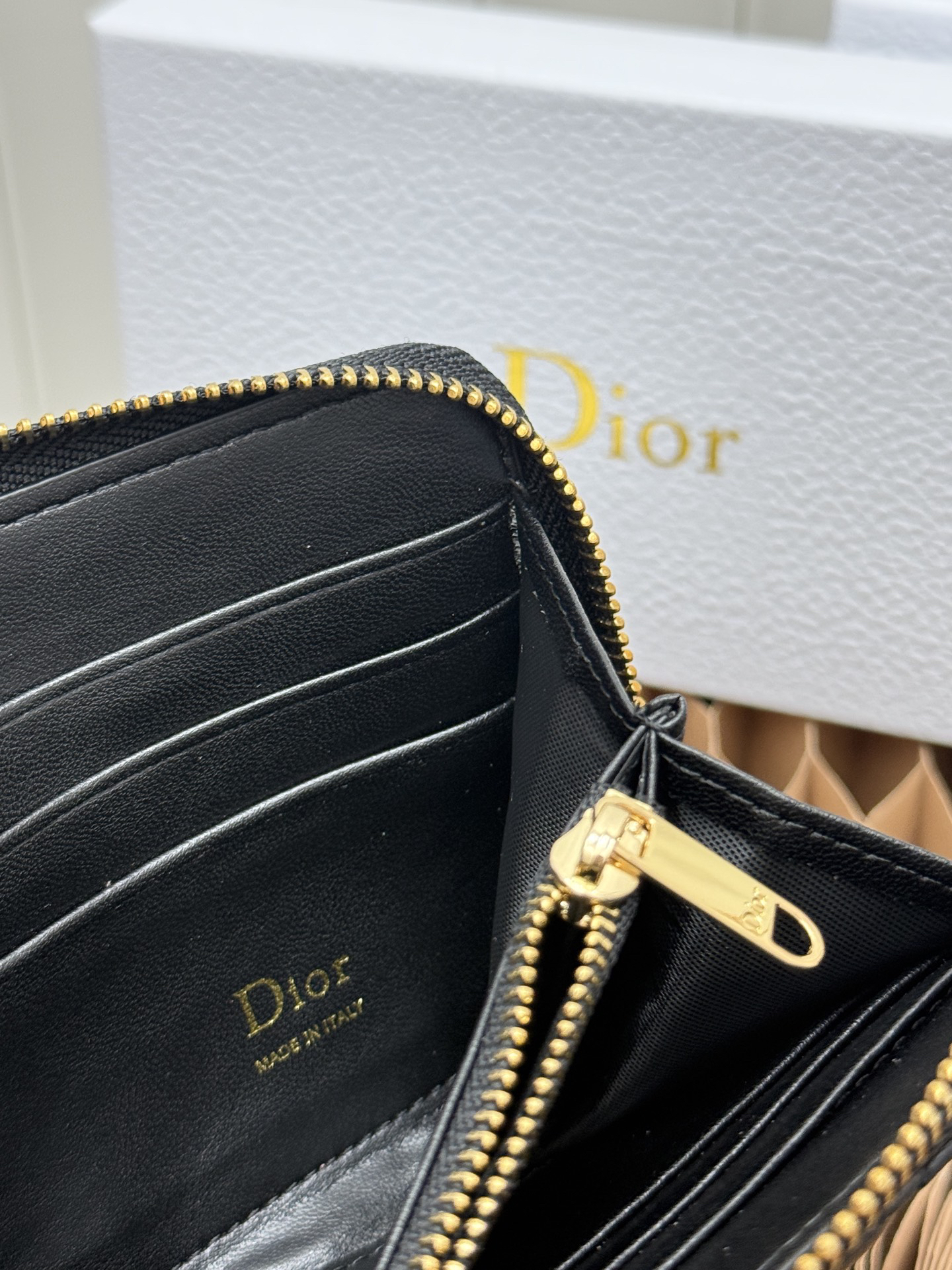 Dior Voyageur Slim Wallet in Blue Dior Oblique - Image 9