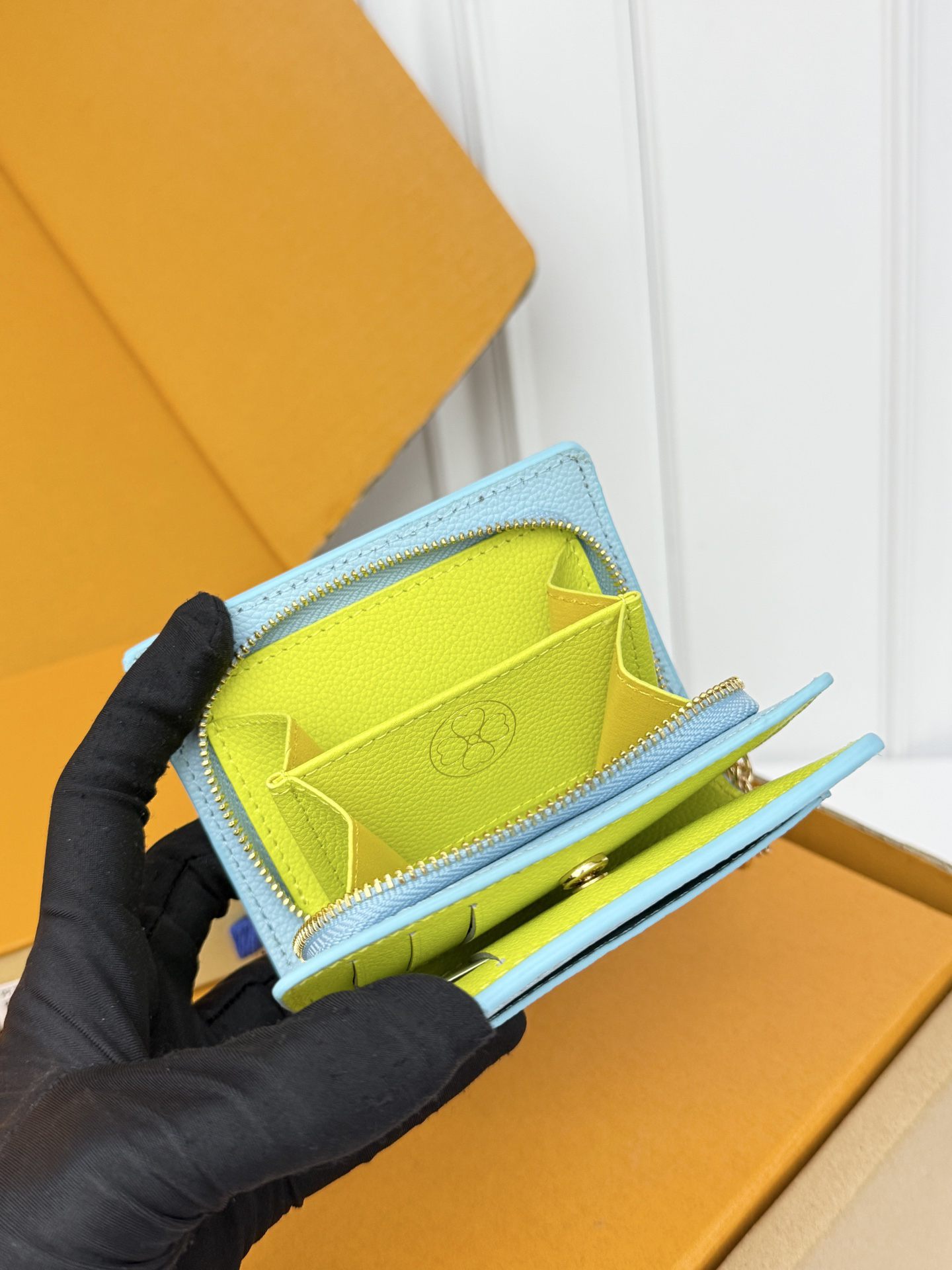 Louis Vuitton M27506 Light Blue Calfskin Wallet - Image 9
