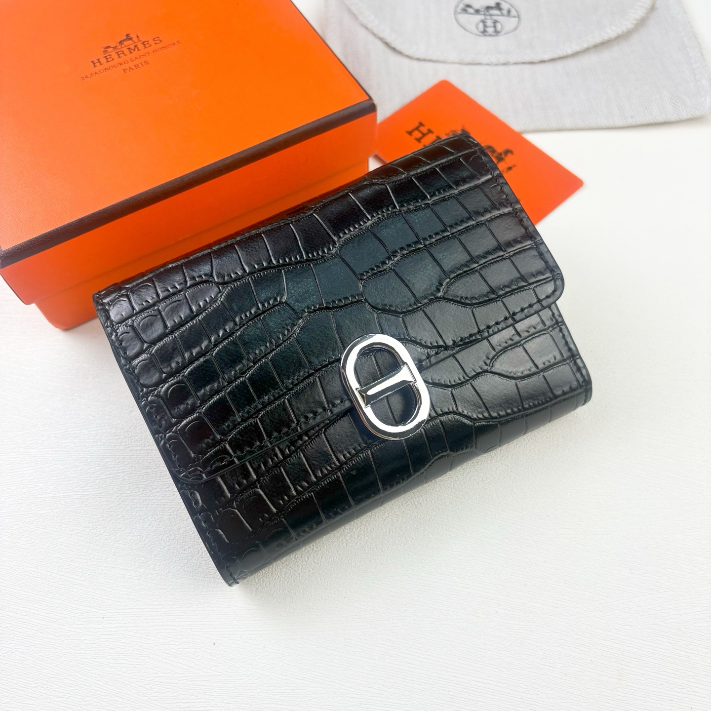 Hermès Togo Calfskin Wallet with Silver Clasp - Image 9